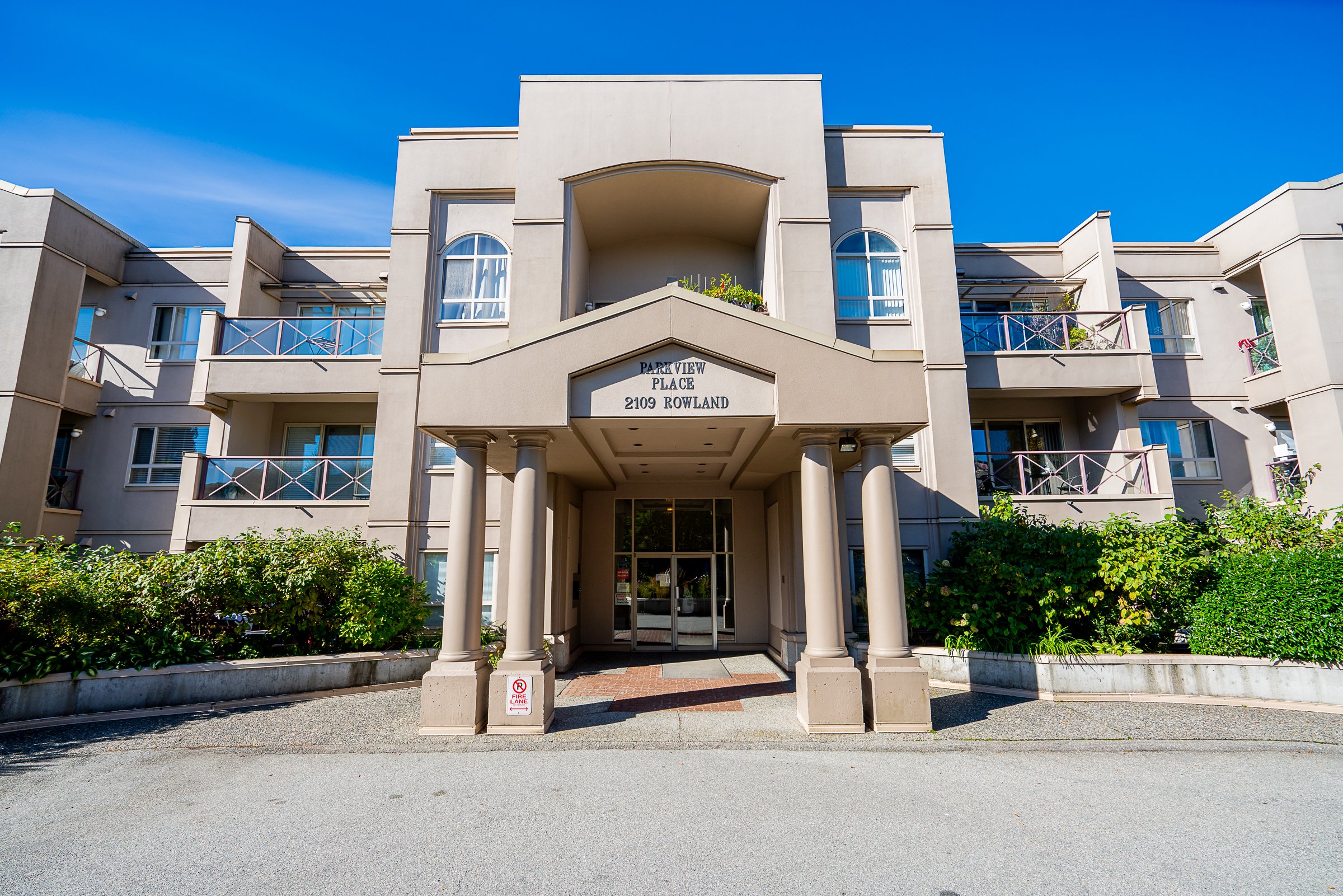 304-2109-Rowland-Street-Port-Coquitlam-Carolyn-Pogue-Best-Port-Coquitlam-Realtor-2.jpg