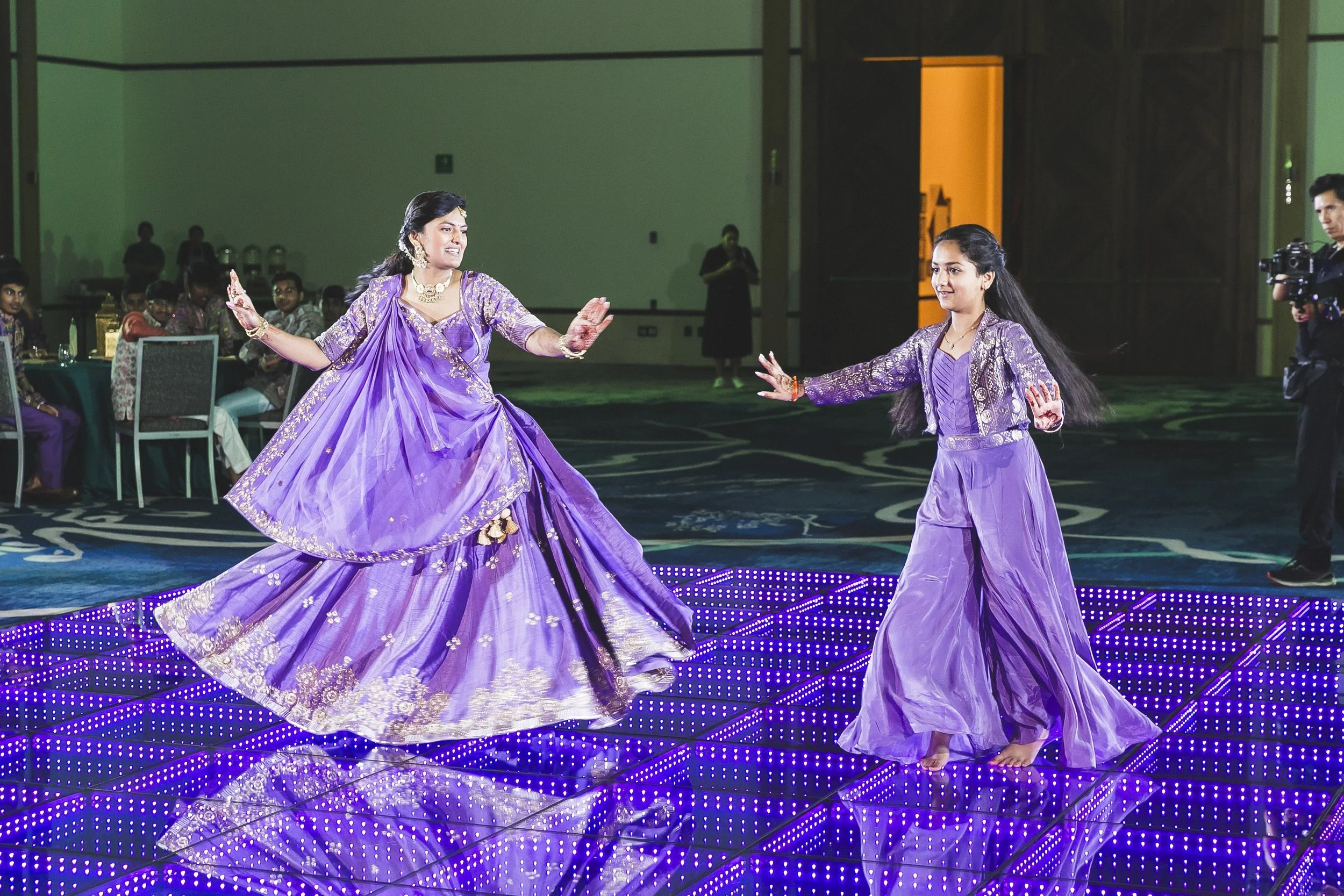 CR.HT.KYLA Y MIHIR-1095.jpg