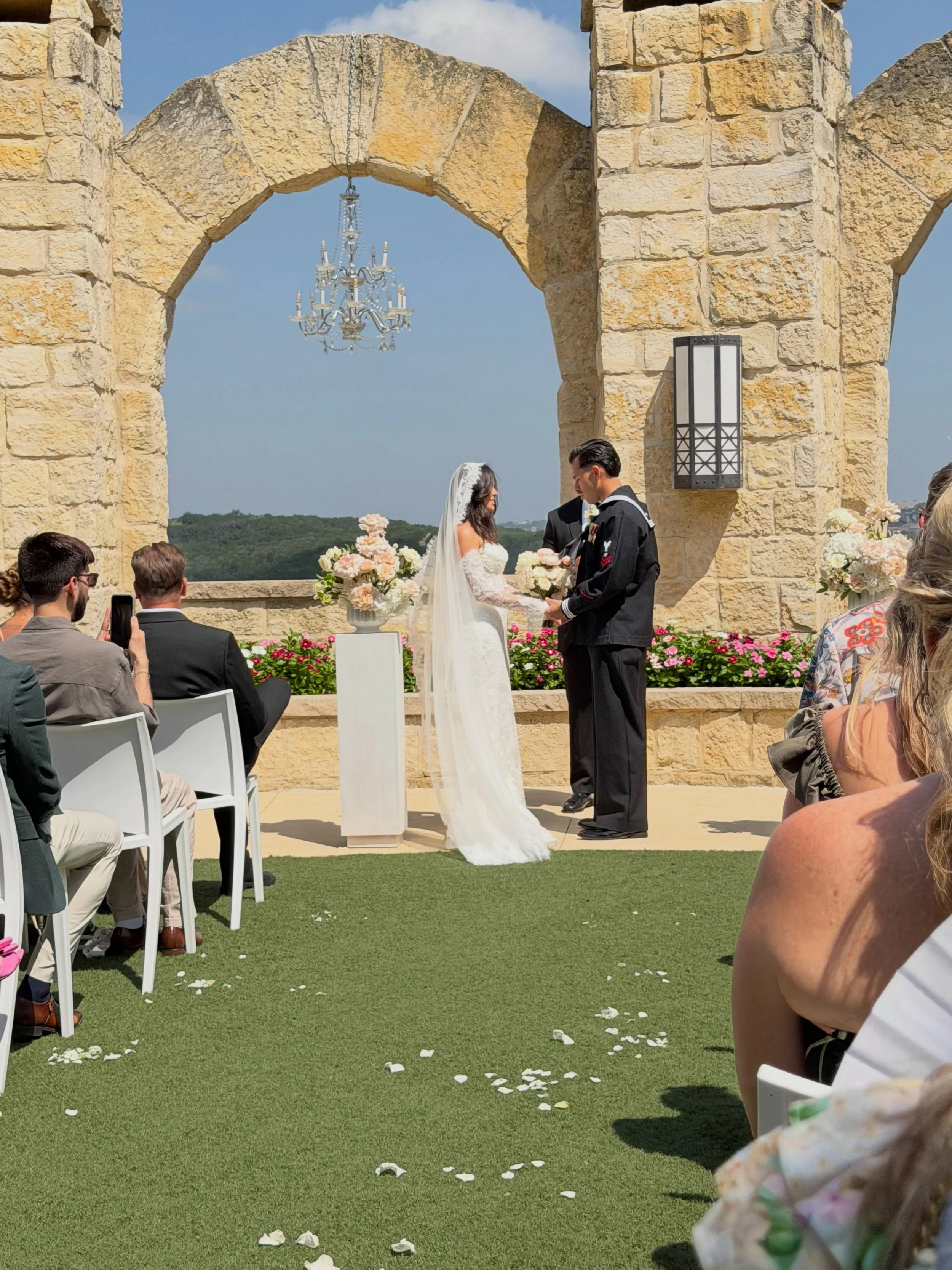 During Hilton&rsquo;s &ldquo;For Your Love&rdquo; event, we had the incredible opportunity to attend two beautiful weddings each with its own unique style and unforgettable details.

The first ceremony took place on El Fort&iacute;n Lawn, which offer