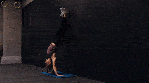 Handstand push ups, kipping