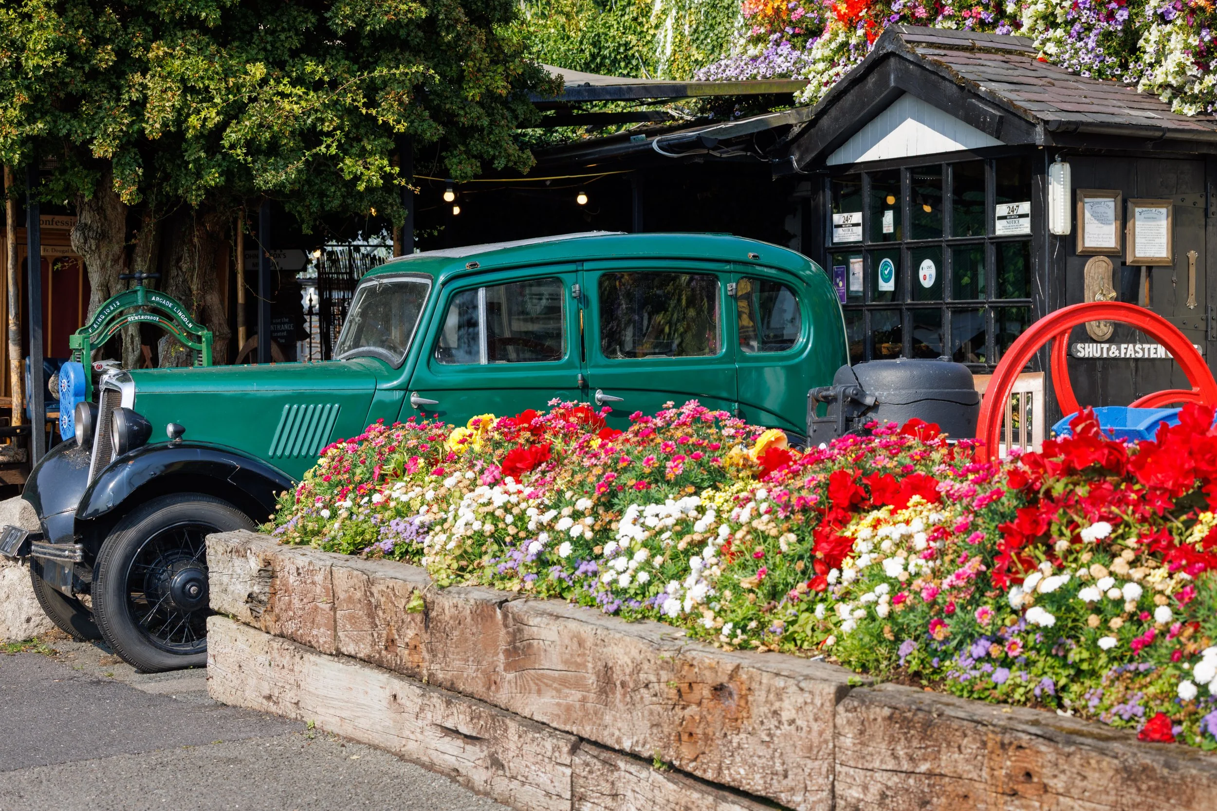 Foxs Exterior-28.jpg
