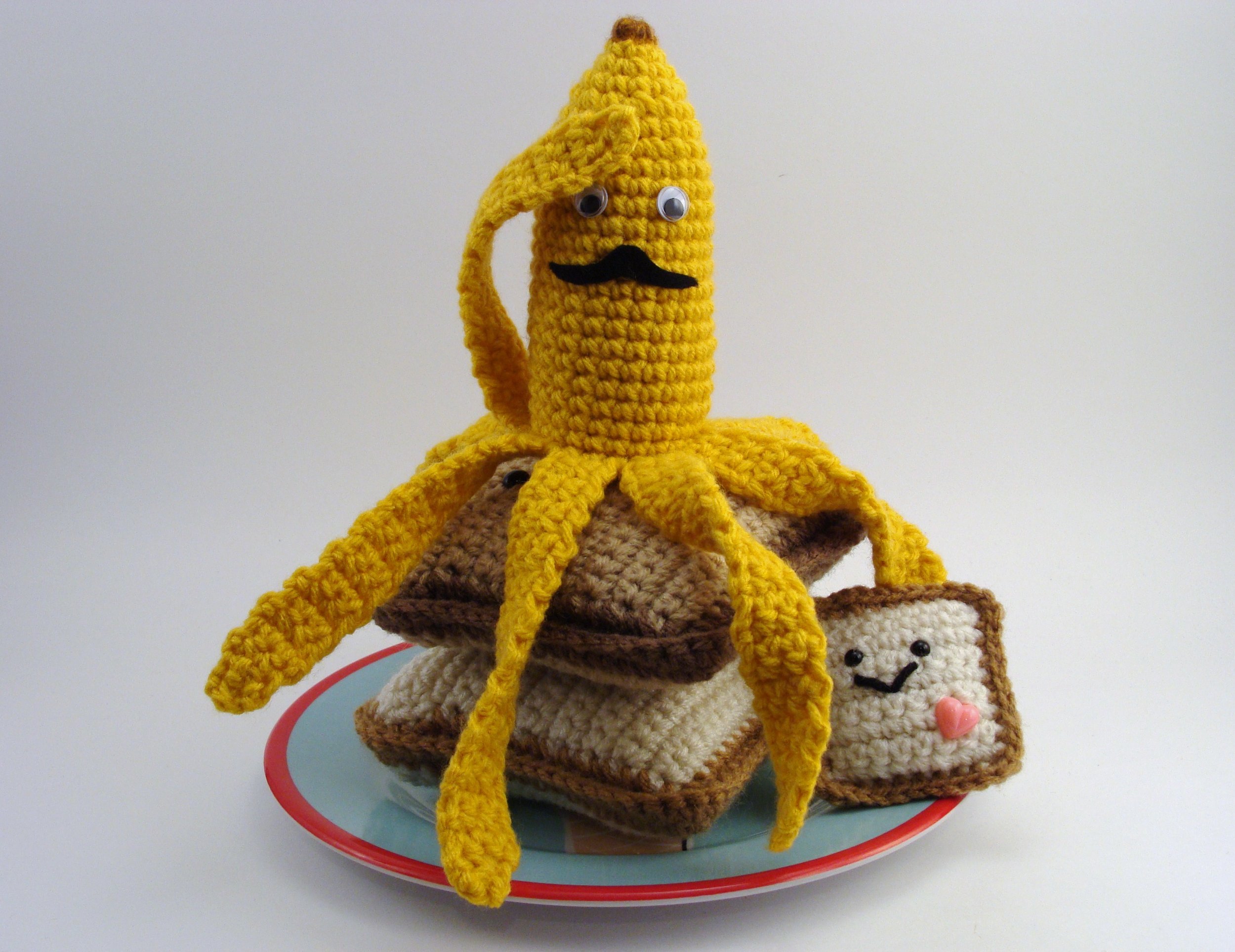 crocheted-nannerpuss.jpg