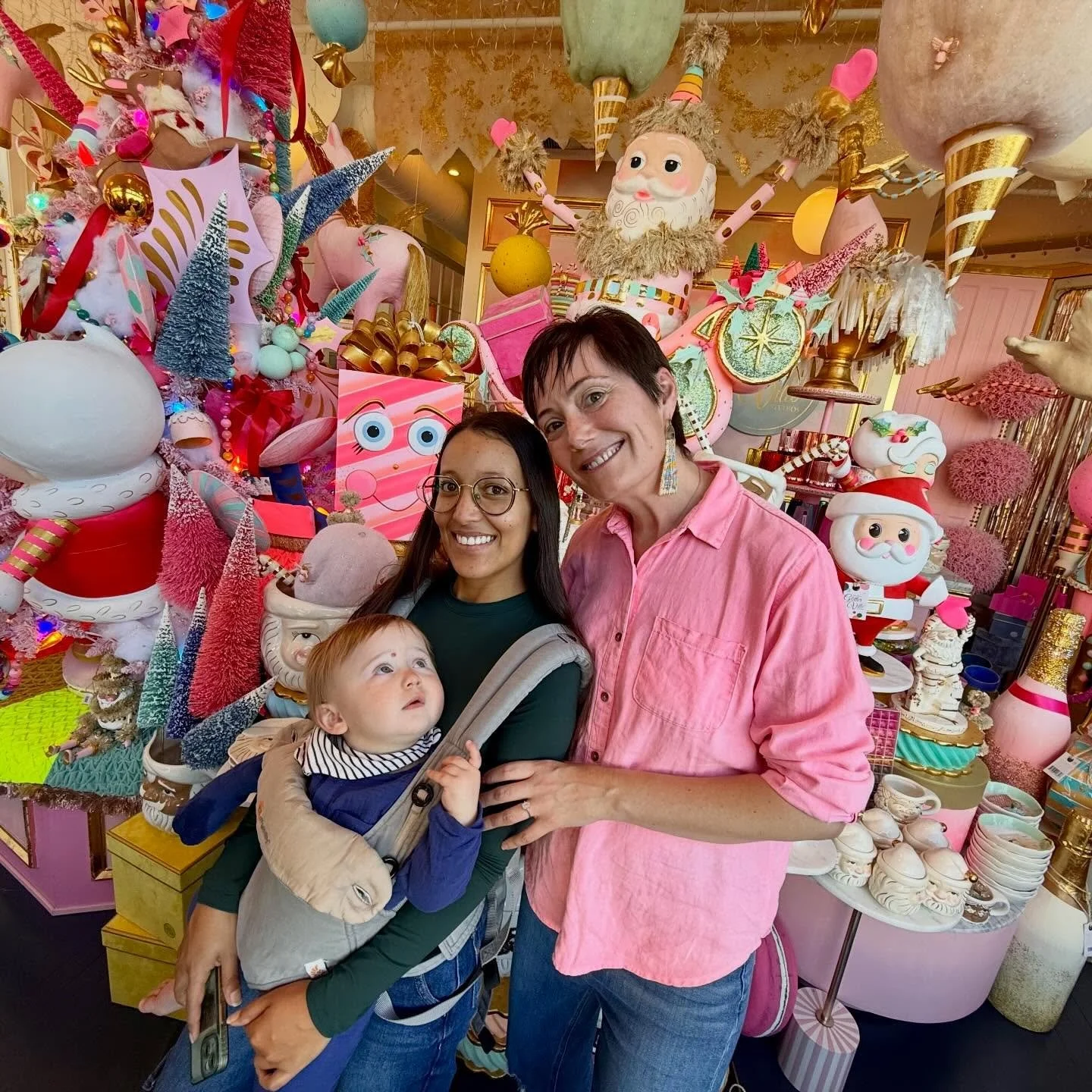 Tennessee photo dump 🧡

Oliver took his very first big adventure to meet his grandpa in Tennessee &mdash; and my heart could barely handle it. 🥹✨ He got snuggles from Grandpa, giggles with Uncle Will and Uncle Scott, and we even made a magical stop