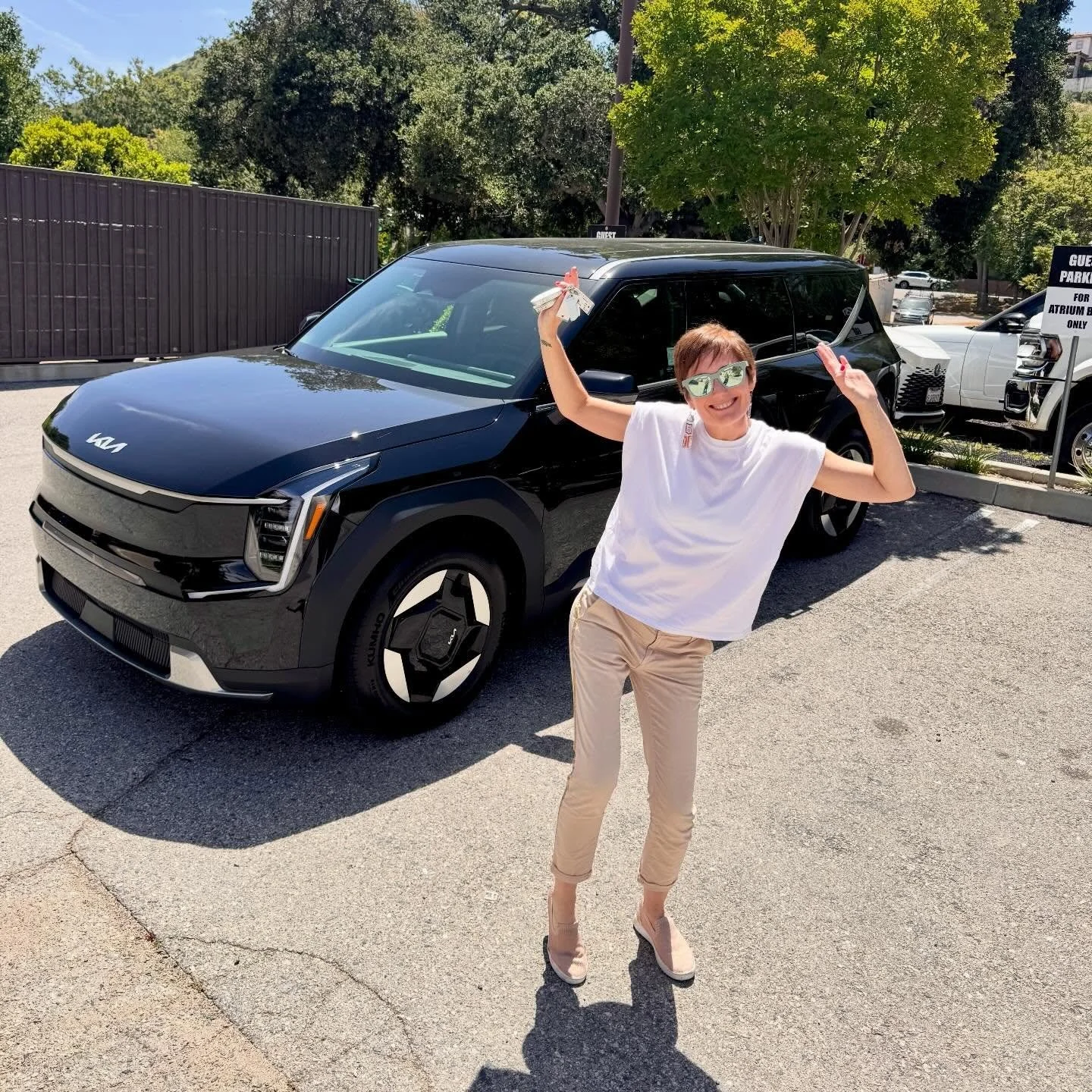 ✨ She manifested the car. ✨

Meet my dream ride &mdash; the KIA EV9 with captain&rsquo;s chairs and room for my whole crew: Oli 👶🏽, Pip 🐾, Les, Anthony, and me. 🖤

Honestly? Full body trust on this one. I have no idea what my job situation looks 