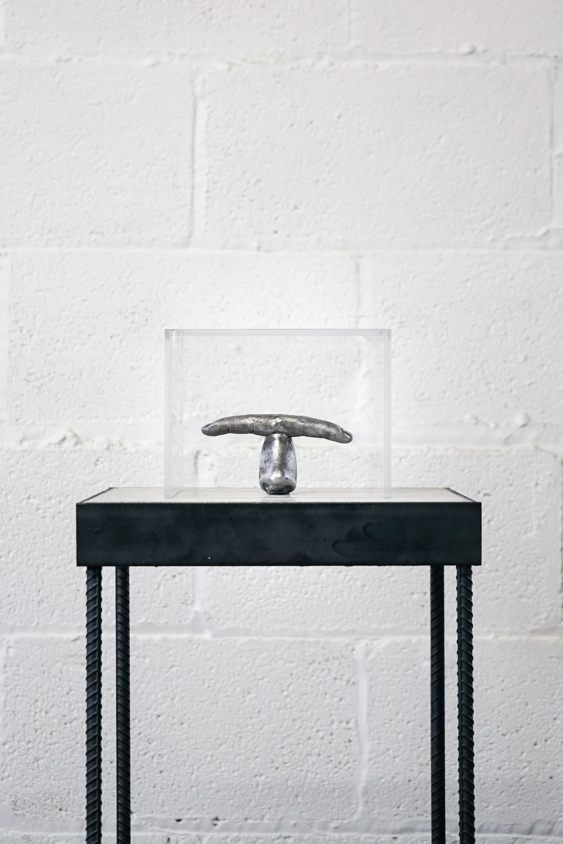  “untitled n.3” 2018 steel, concrete, aluminium, acrylic 