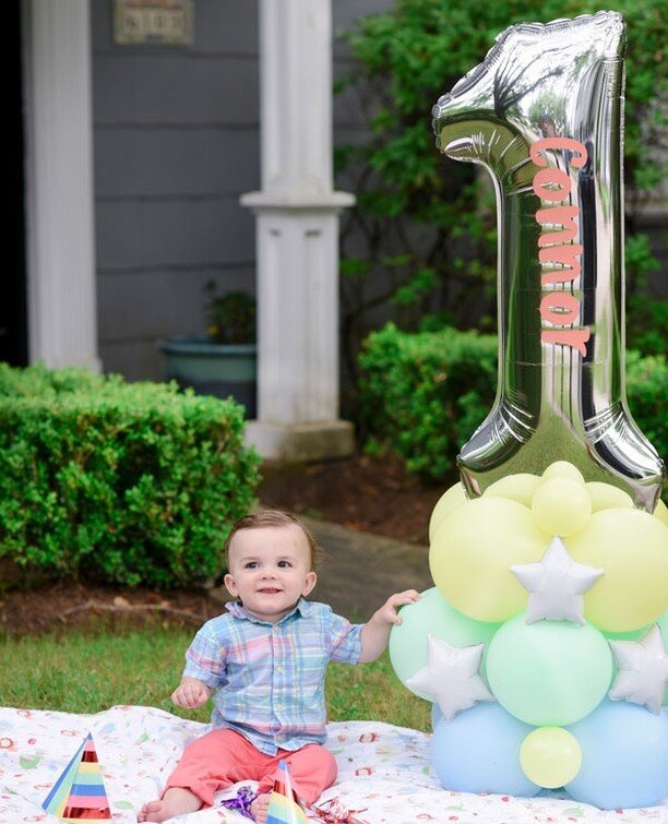 Balloon base numbers are always a hit - no matter the age! Happy Birthday sweet Connor! ⁠
⁠.⁠
Photo: Emily Large Photography⁠
Mom: @Britt.Halterman⁠
⁠.⁠
Balloon Base Numbers start at $67, head over to our website and complete an order form. Please pl
