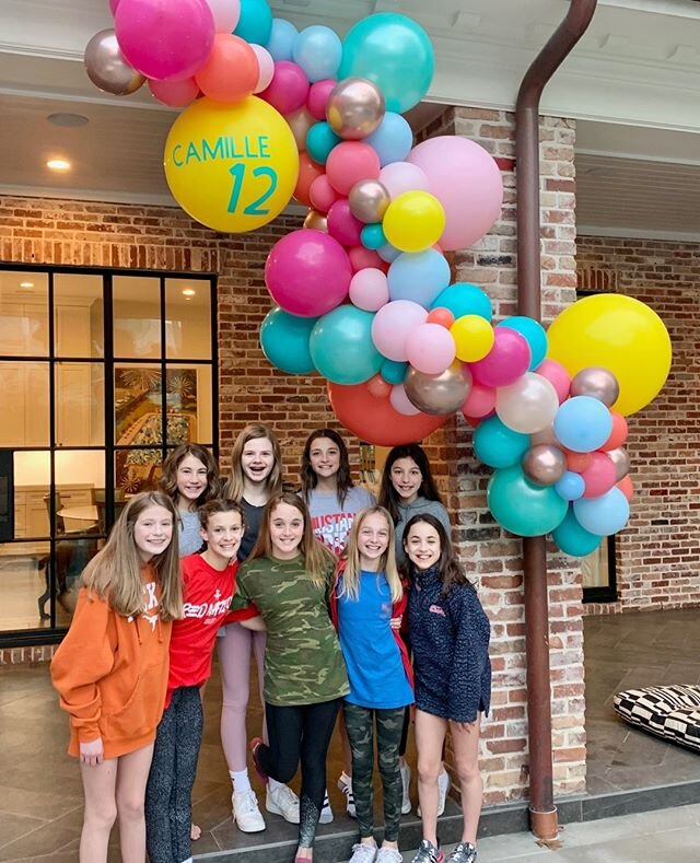 The best part of my job is seeing so many pretty smiles under a garland made especially for Camille. Proof right here that balloons bring joy. 🎉⁠
.⁠
.⁠
.⁠
#surprise #surpriseparty #happybirthday #colorful #birthday #eventplanner #partyideas #birthda