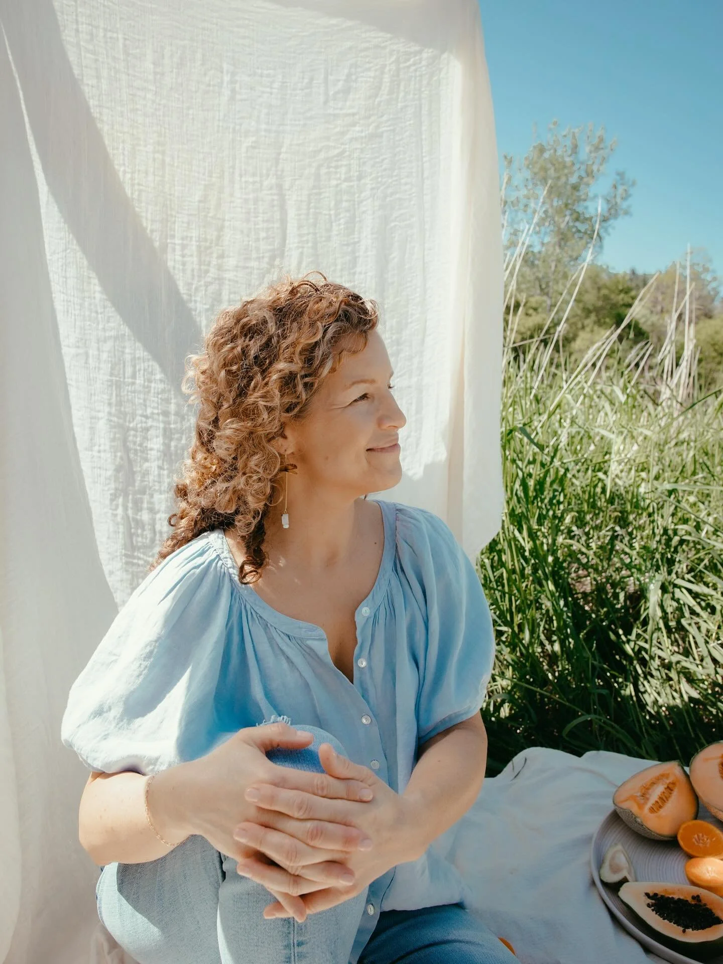 Behind the scenes my arms were TIRED holding up that sheet! 😆 One of my favorite earrings from the Mythos collection, the Thessa Earrings. Now available on www.foundandferal.com and you&rsquo;ll also be able to catch these at the upcoming holiday ma