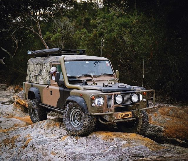 Getting through the beginning of the week like..... @hookednhunted 🐟🦐 #perentie #4x4 #offroad #hookednhunted #robcoproducts #australianmade #exarmy #perentie110