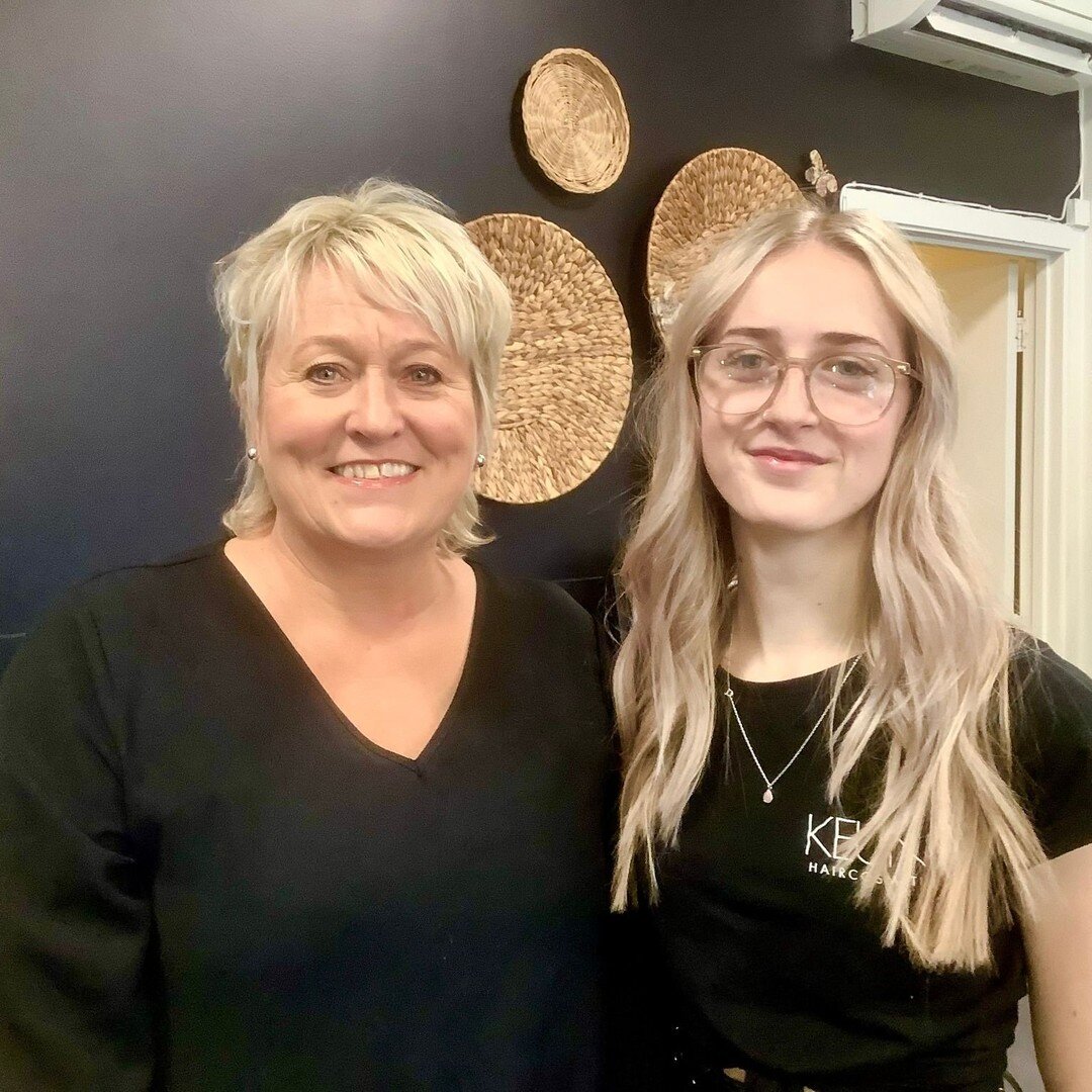 ✂️✂️ Win a Salon experience for you and a friend ✂️✂️
 
Meet the team at The Hair Room...

Wendy, senior stylist and owner has had a long career in the hairdressing industry and opened The Hair Room in October 2020. She is passionate about all things
