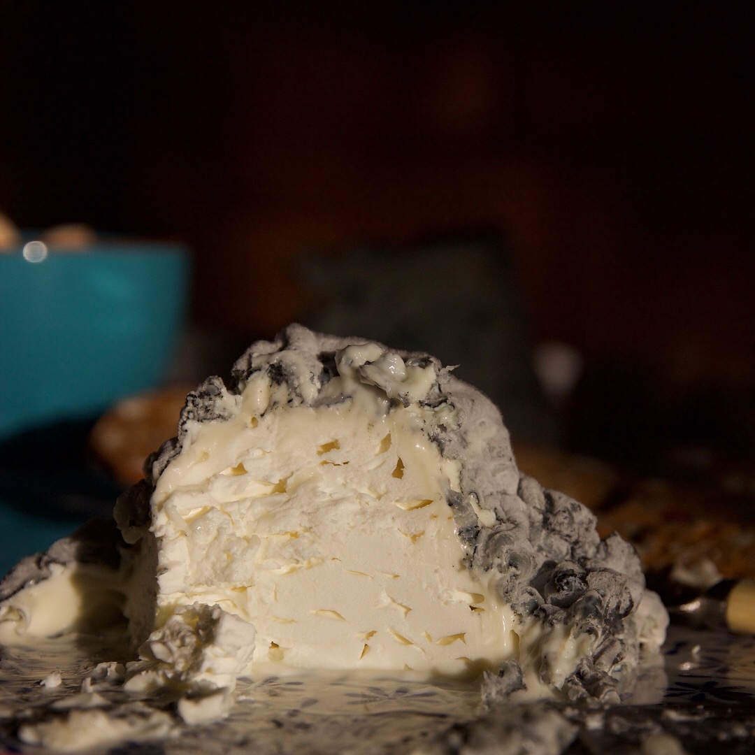 Homemade goats cheese using the cheese form