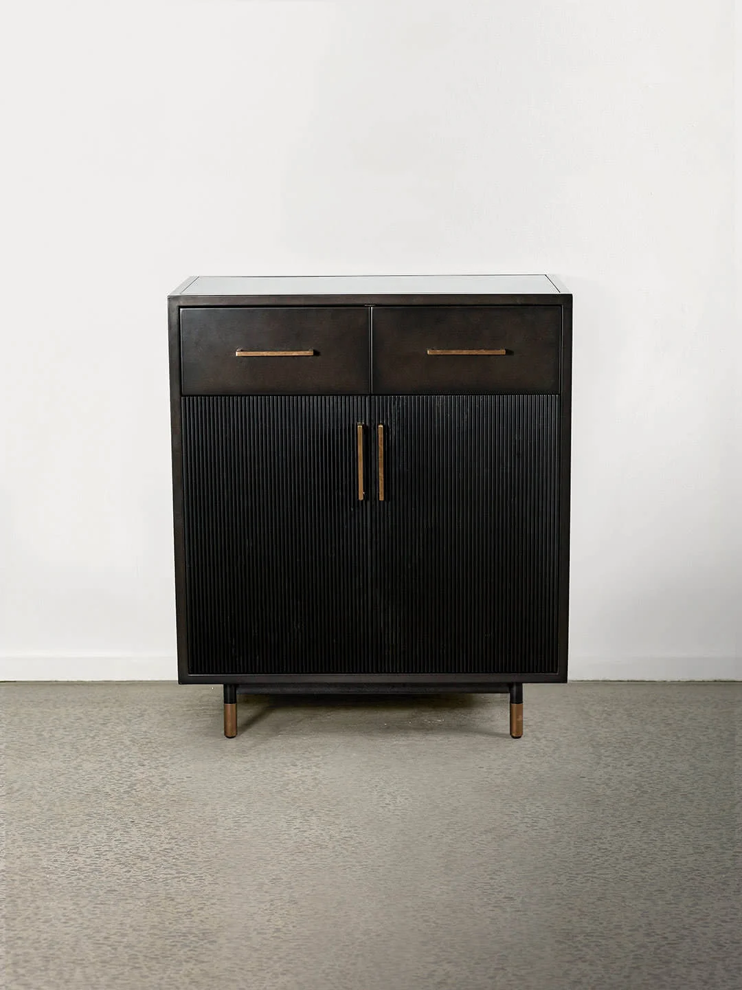 frankie-chest-black-the-rug-collection-01.jpg