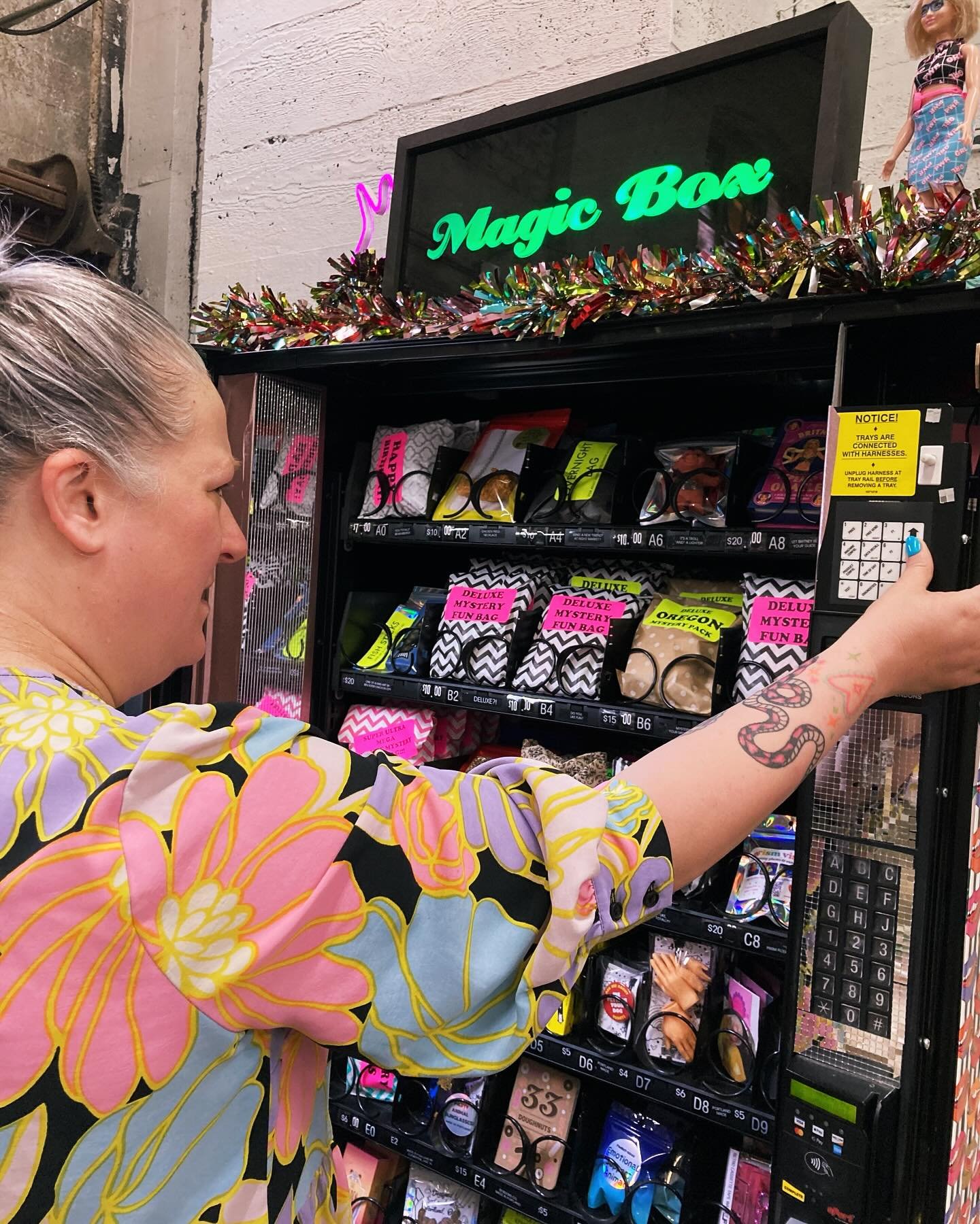 Cari&rsquo;s getting Magic Box ready for a busy week! Happy Monday!

#magicbox #magicboxvending #travelportland #traveloregon #happeninginpdx #pdxnow  #vendingmachine #portland #portlandor #portlandoregon #watchthefundrop  #🔮 #weirdvendingmachines #