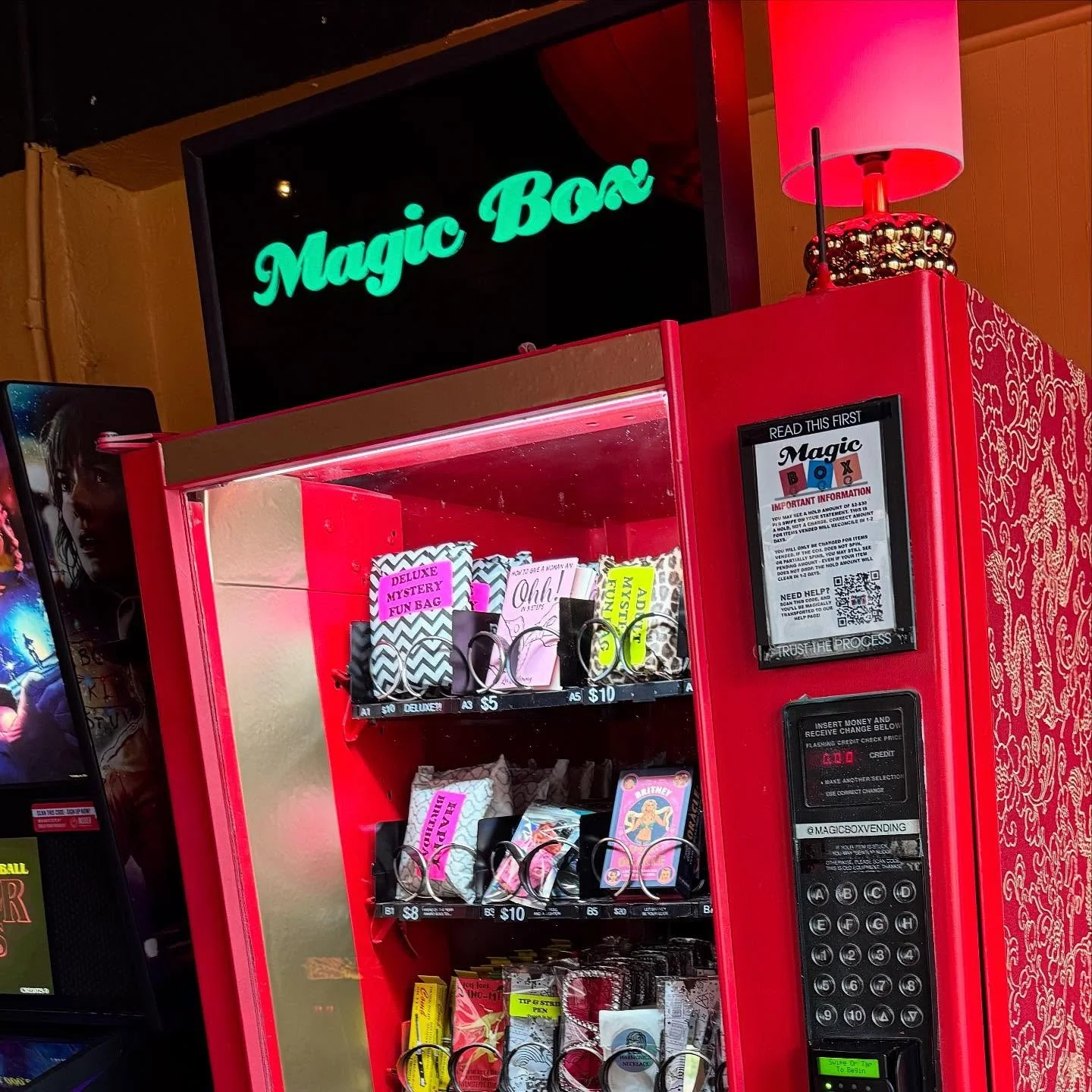 Here&rsquo;s what happening this weekend at some Portland Magic Box locations:

Friday
Karaoke 7 PM @chopstickshowcanbe

Cary Novatny &amp; The Badlanders 8 PM at @landmarksaloon

Grandifolia / Dylan Wilson &amp; The Better Humans 8 PM at @shanghaitu