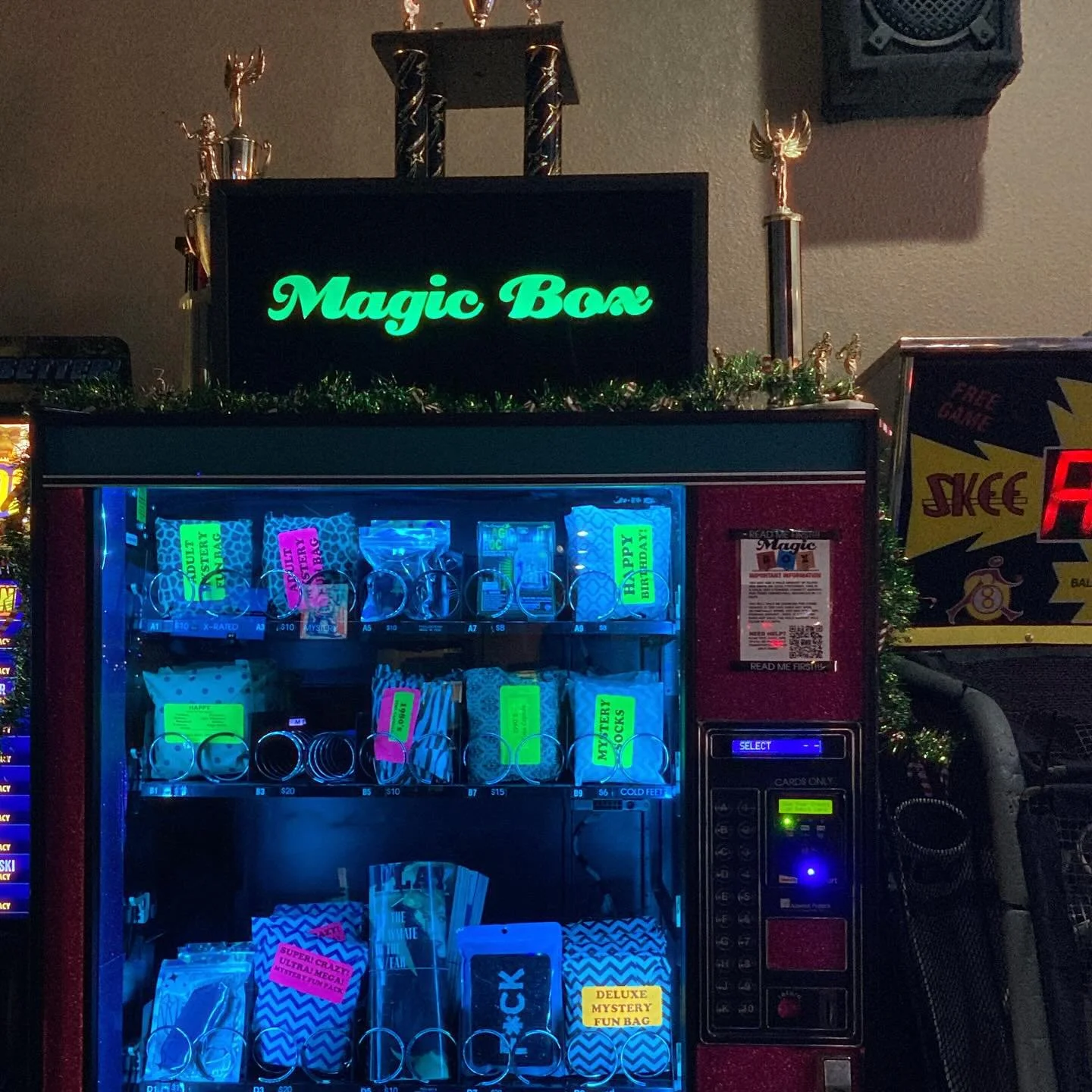 There&rsquo;s a lot happening this weekend at these Portland Magic Box locations:

Thursday
@triviology 7 PM at @barebonescafeandbar

@bridgetowntrivia 7 PM at @spaceroompdx

Karaoke 8 PM @chopstickshowcanbe

Dan Deacon 8 PM at @getdownpdx

Laveda / 