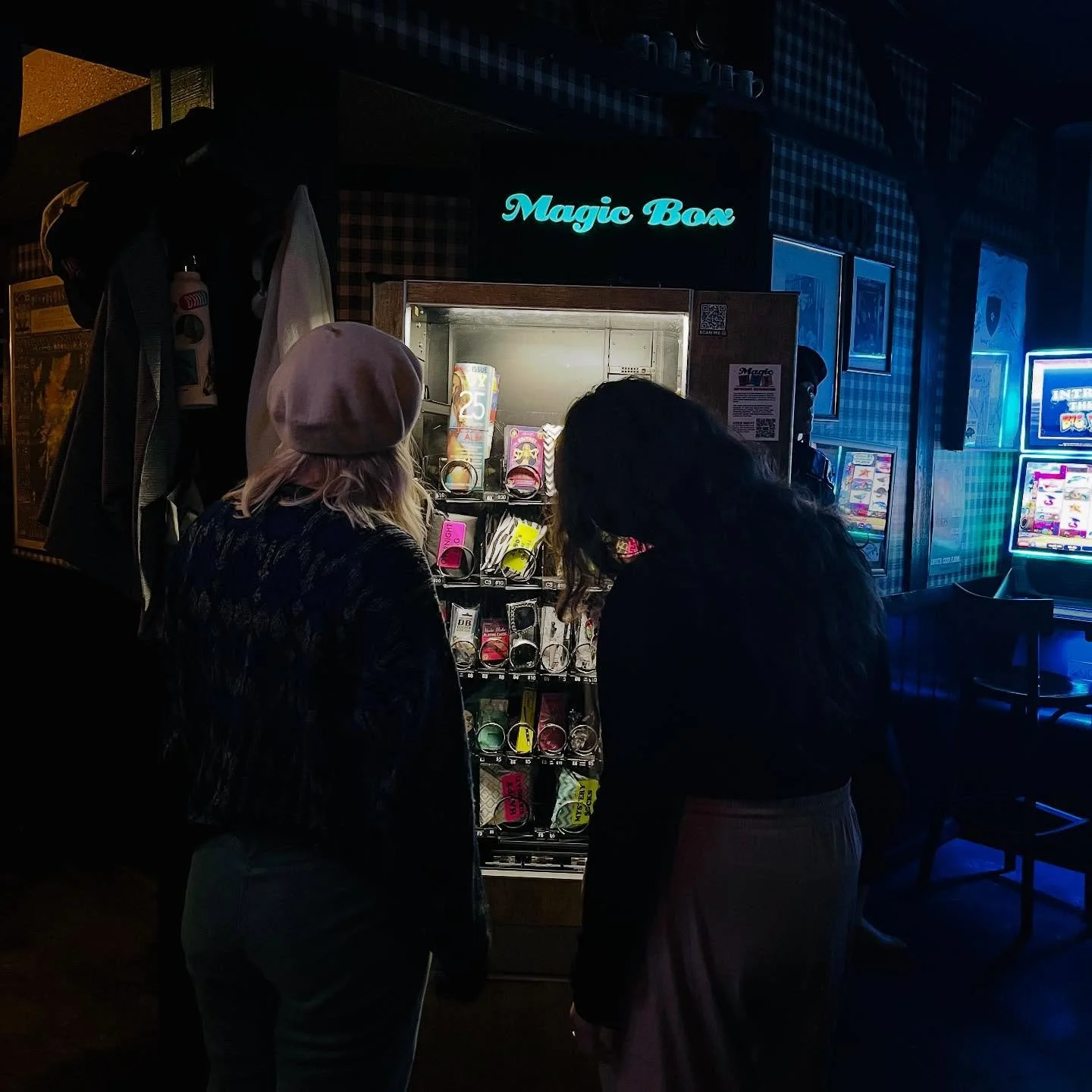 Looking for something to do tonight? It&rsquo;s @untappedtrivia General Knowledge Trivia Night at @pdx_roseandthistle from 7-9 PM!

#portland #magicboxvending #trivia