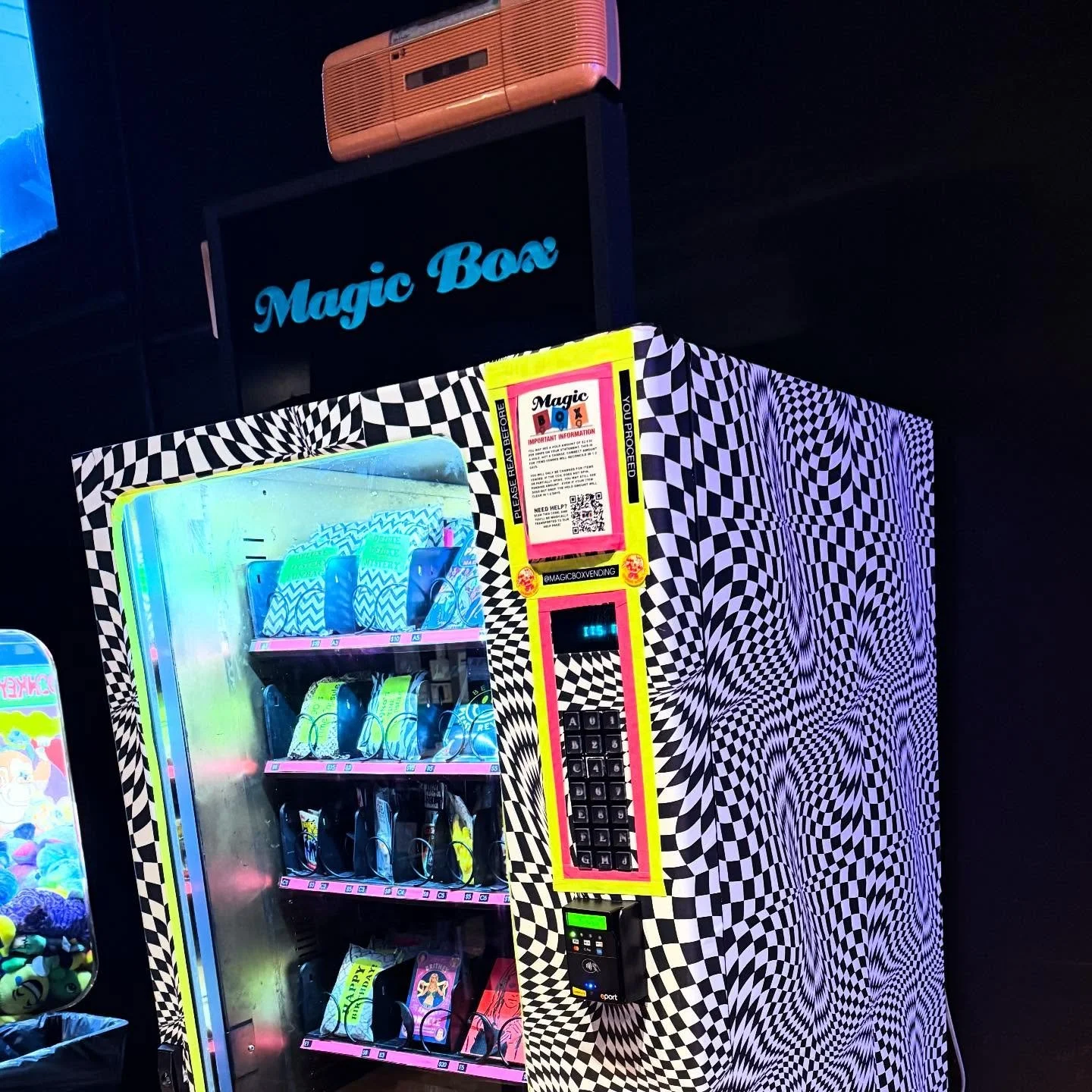 Whatcha doing this weekend? These Portland Magic Box locations have some ideas for you:

Friday
Grand Opening at @fasttimespdx

Karaoke 7 PM @chopstickshowcanbe

Tragic Kingdom / Infatuation Junkie 8 PM at @kellysolympian

Slow Death / Never Better /