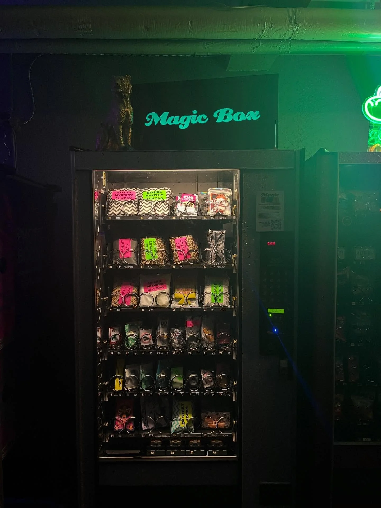 There&rsquo;s a lot happening this weekend at these Portland Magic Box locations:

Thursday
@untappedtrivia 6 PM at @pinkys.pizza

@triviology 7 PM at @barebonescafeandbar

@bridgetowntrivia 7 PM at @spaceroompdx

Queer Karaoke 8 PM at @chopstickshow