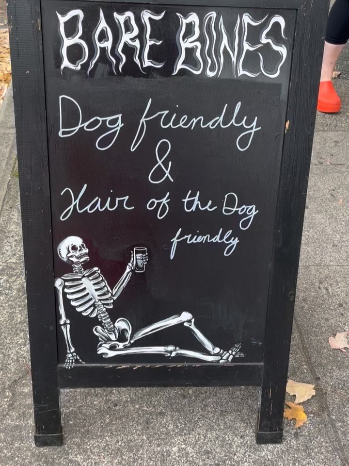 @barebonescafeandbar is having a Gingerbread House Contest and you should definitely go if you need some holiday fun in your life! Tonight! 8 PM! Supplies are provided. Go make a masterpiece!

#magicboxvending #weirdvendingmachines #portland #keeppor