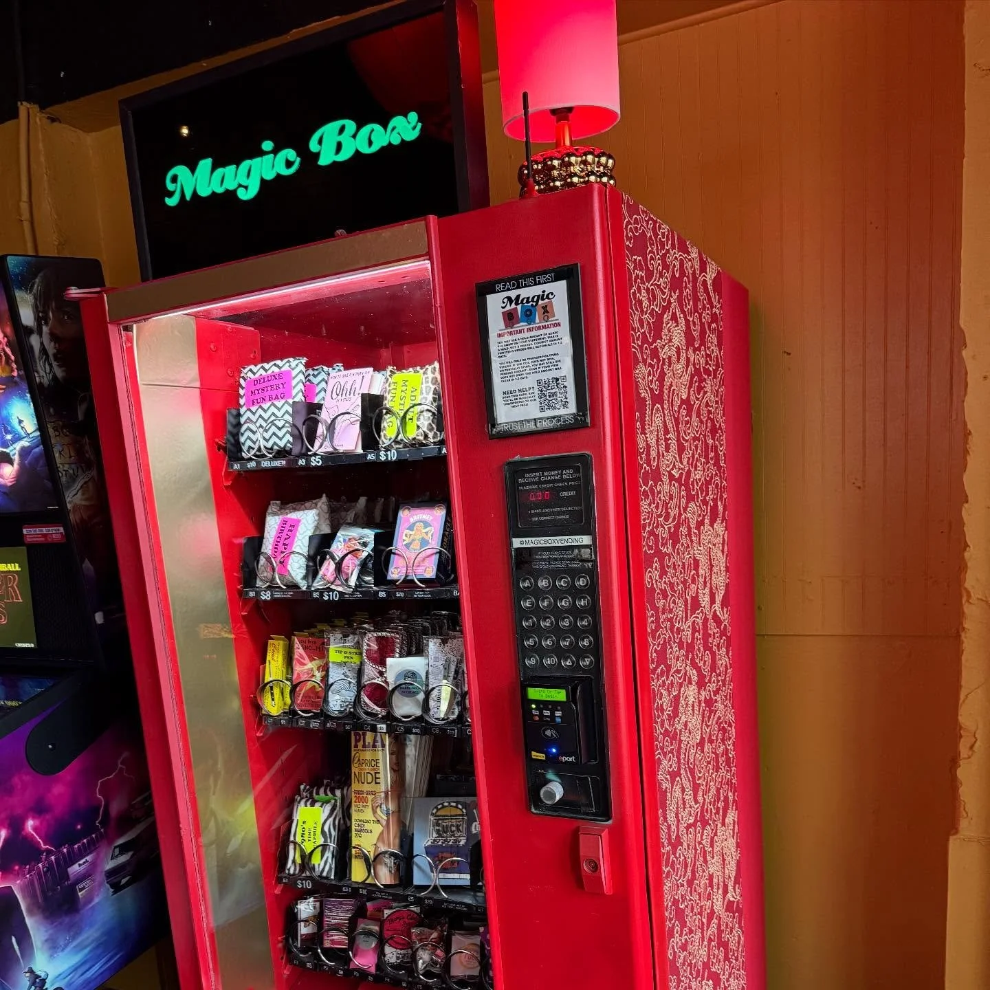 There&rsquo;s a lot happening this weekend at these Portland Magic Box locations:

Thursday
@untappedtrivia 6 PM at @pinkys.pizza

@triviology 7 PM at @barebonescafeandbar

@bridgetowntrivia 7 PM at @spaceroompdx

Mel Brown B3 Organ Group 8 PM at @ja