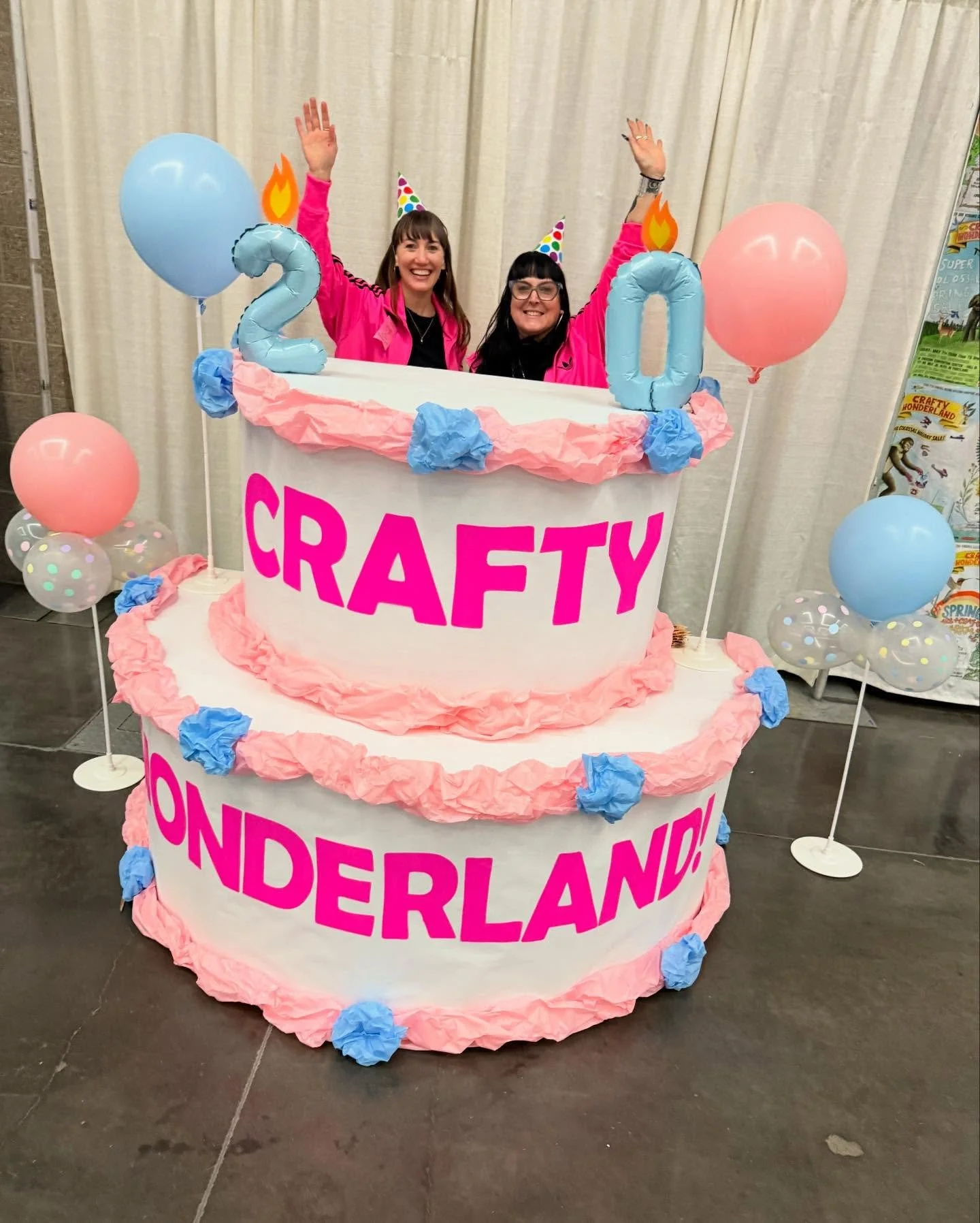 Crafty Wonderland is this weekend at @oregonconventioncenter and it&rsquo;s their 20th Anniversary show. How amazing is that??!! It&rsquo;s grown so much since it began at @dougfirlounge and Cathy and Torie have only made it more awesome! Amazing! 

