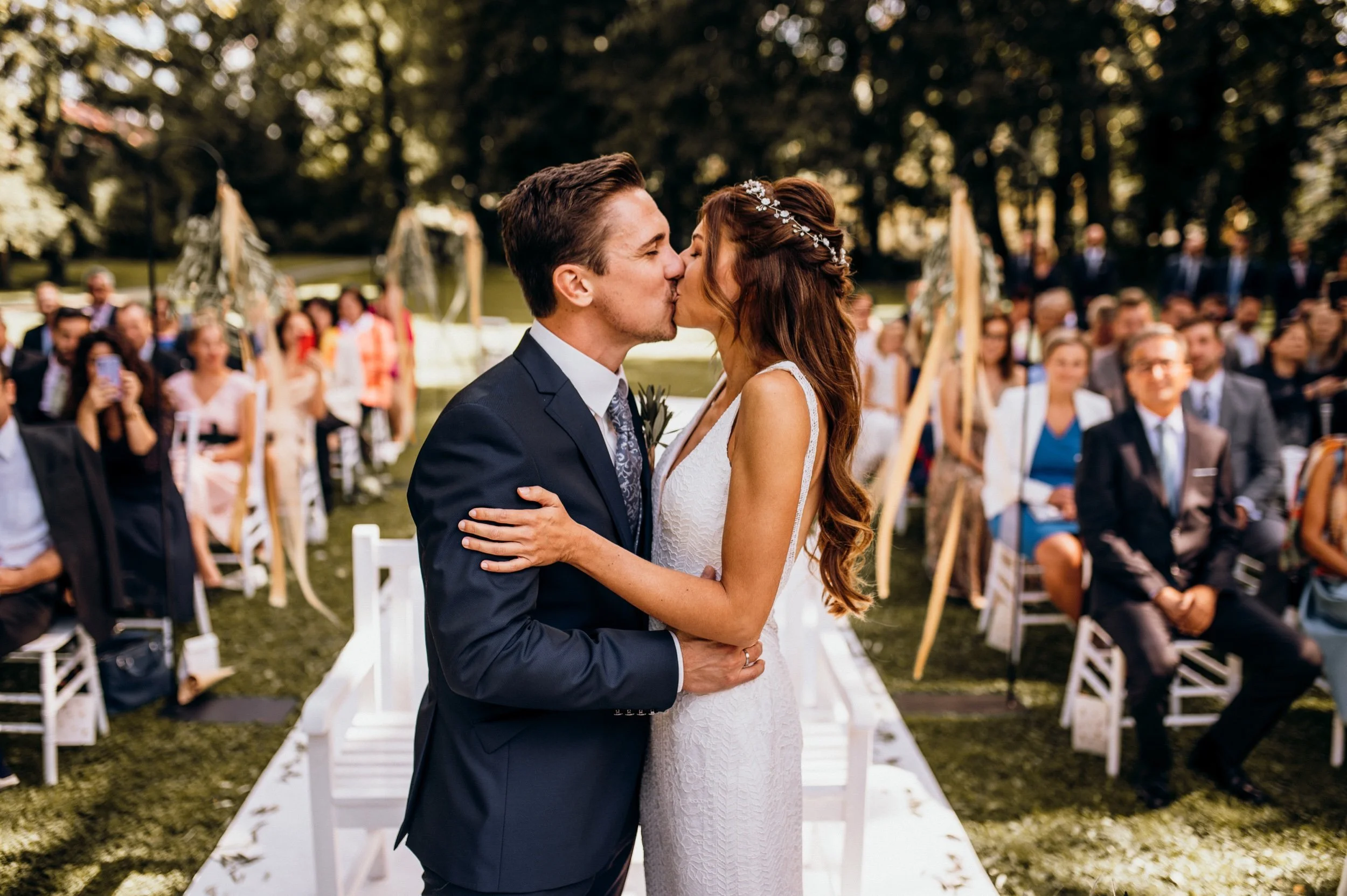 Romana x Dominik - Sonnige Herbsthochzeit im Schloss Margarethen am Moos