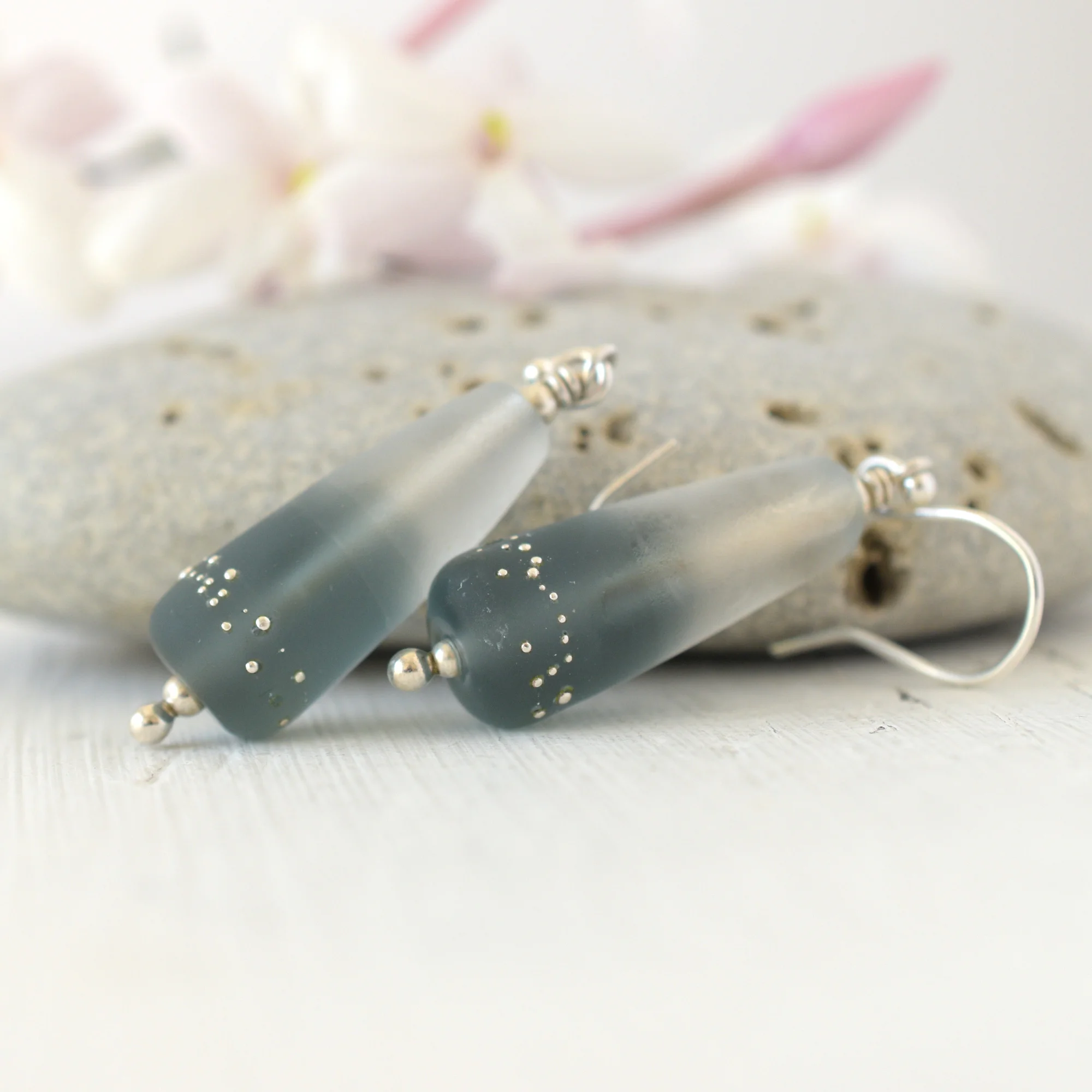 Grey-drop-earrings-1202.jpg