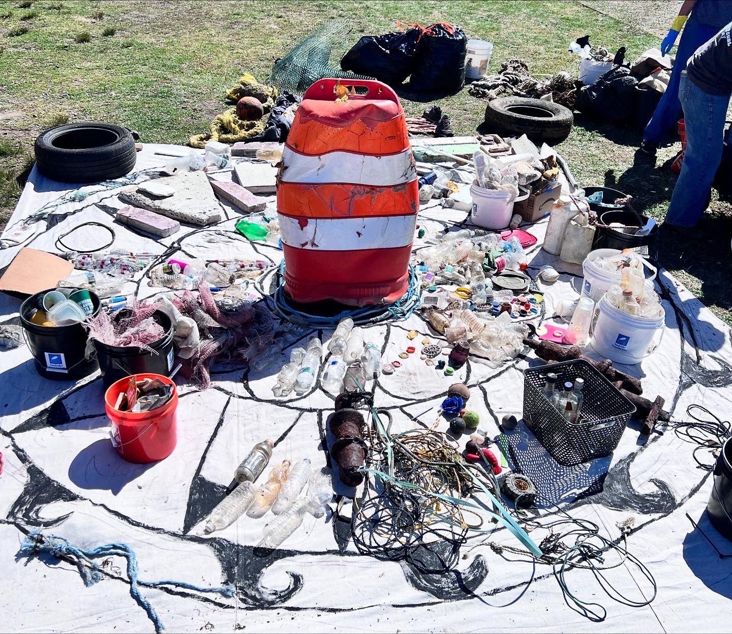 The Mandala aided Surfrider Foundation to organize and record data from what was collected during the group clean up.