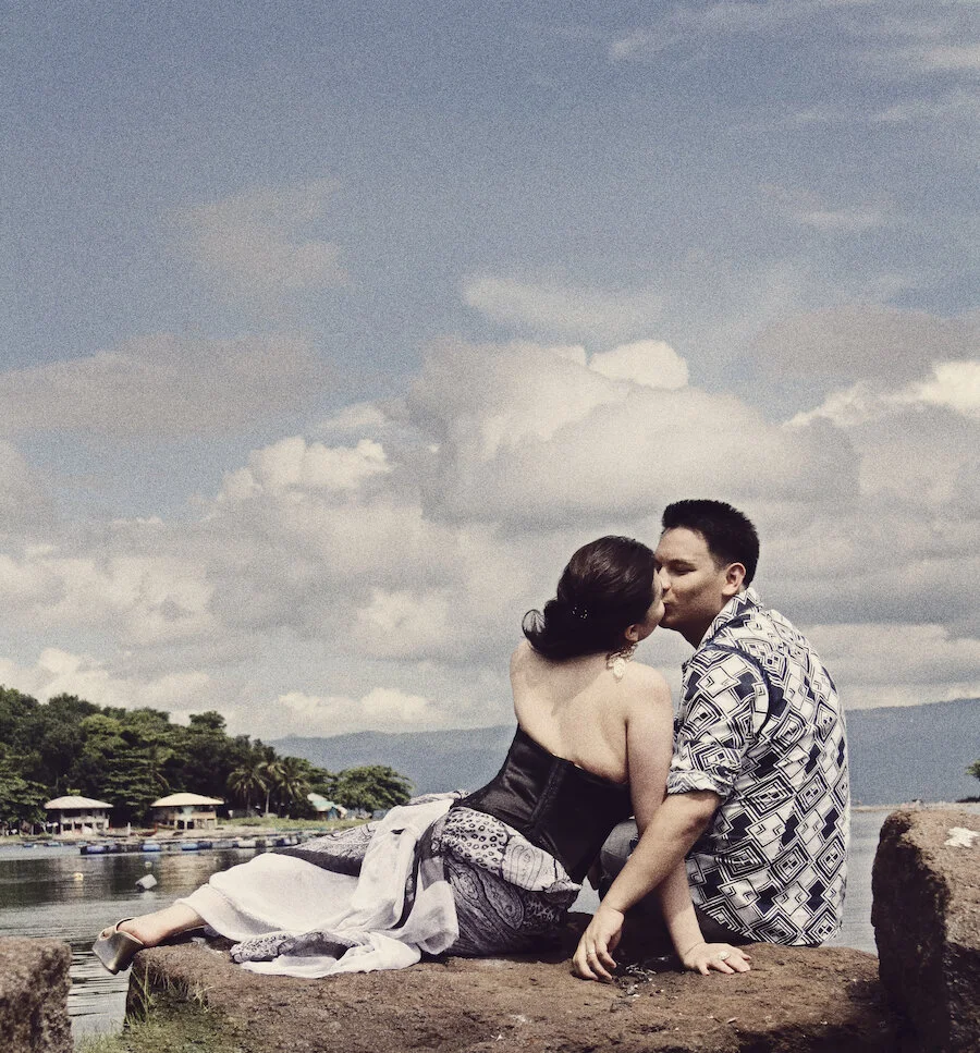 best-wedding-photographer-destination-taal-volcan0-batangas-island--pre-nup-los-angeles-engagement-wedding-photographer-dar-ramos-photographer-portrait-photographer-vancouver-la-manila10L.jpg
