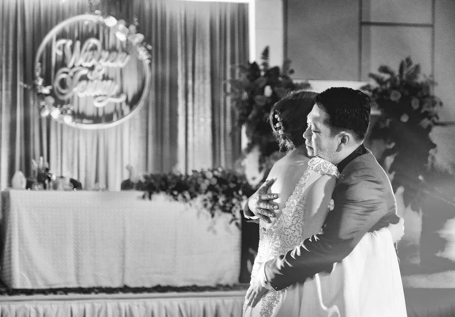 best-wedding-photographer-tagaytay-twin-lakes-weddings-los-angeles-engagement-calle-ruega-photographer-dar-ramos-photographer-portrait-wedding-photographer-vancouver-la-manilaDSCF0595.jpg