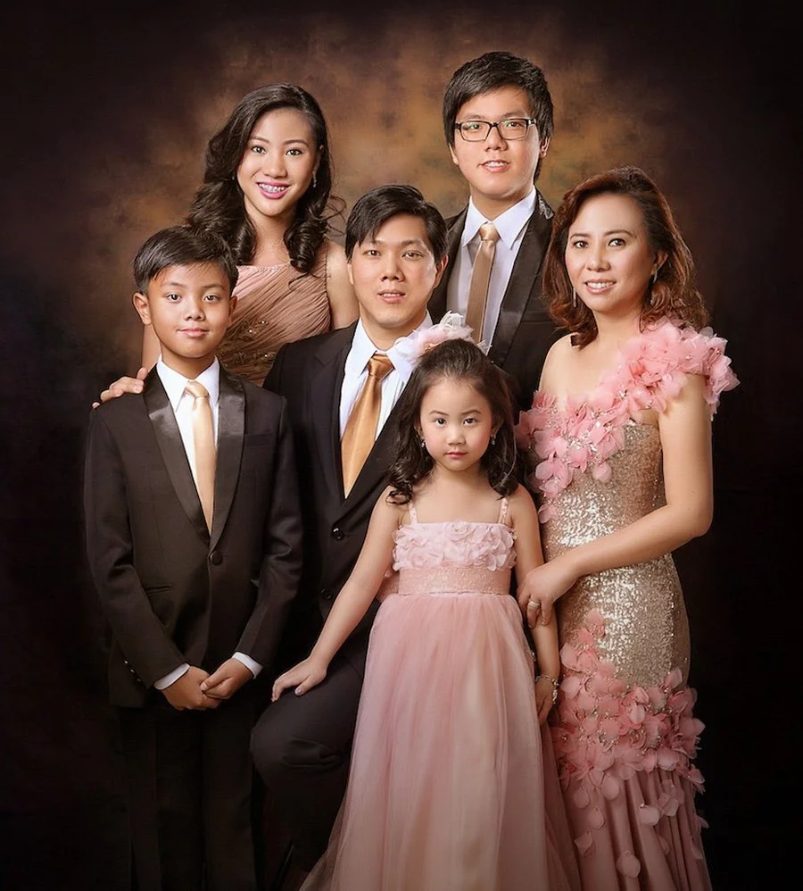 best-portrait-photographer-family-portrait-abs-cbn-wowowie-willie-fpl-studios-los-angeles-engagement-wedding-photographer-dar-ramos-photographer-portrait-wedding-photographer-vancouver-la-manilaIMG_490621.jpg
