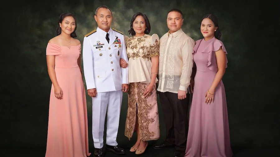 dar-ramos-photography-family-portrait-studio-photography--calgary-fashion-photographer-bc20160109_0302.jpg20x30 Gen. rosario for print.jpg