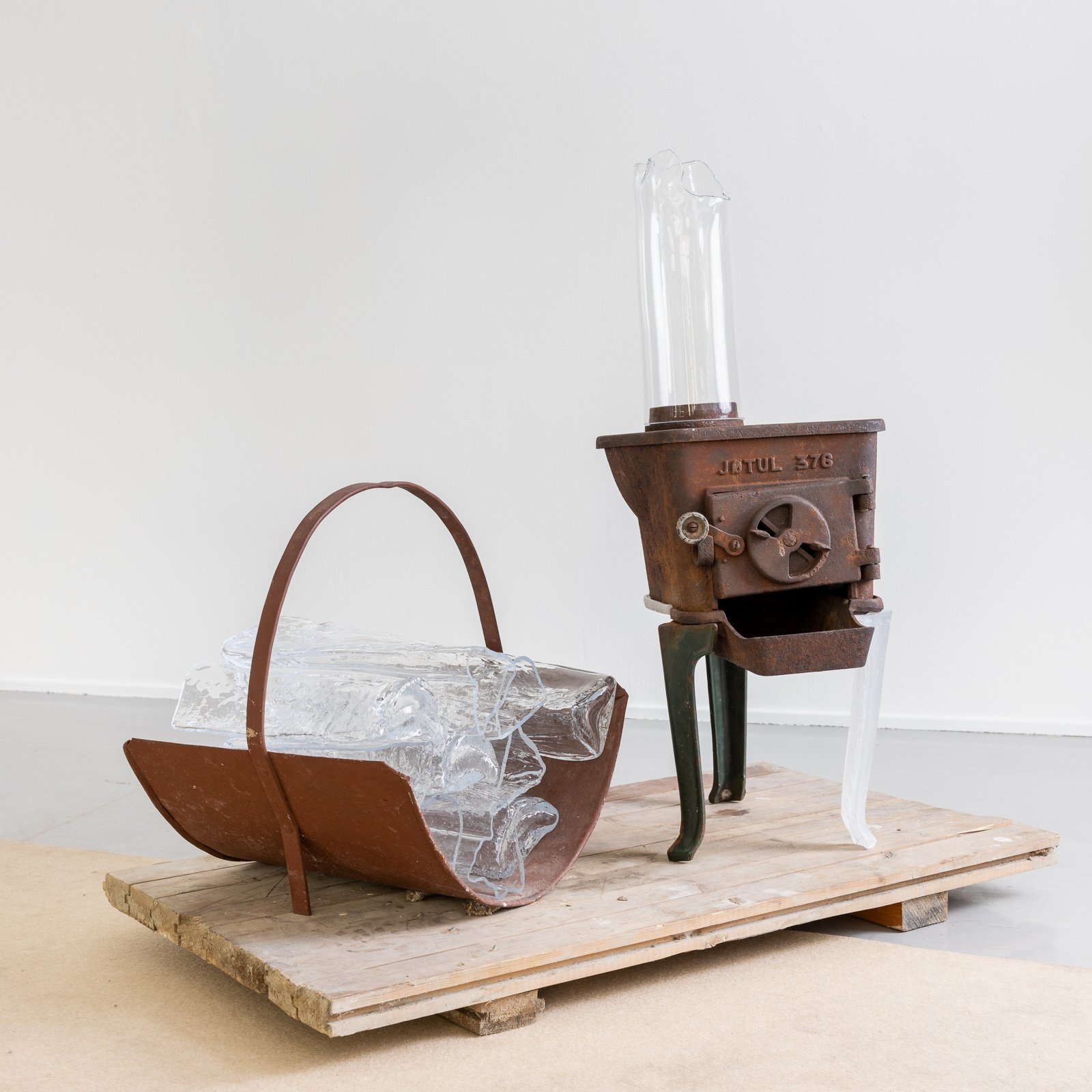  Jøtul 376  2022, Rescued object of cast iron, kiln cast and blown glass, grinded and polished   Photo Thomas Tveter 