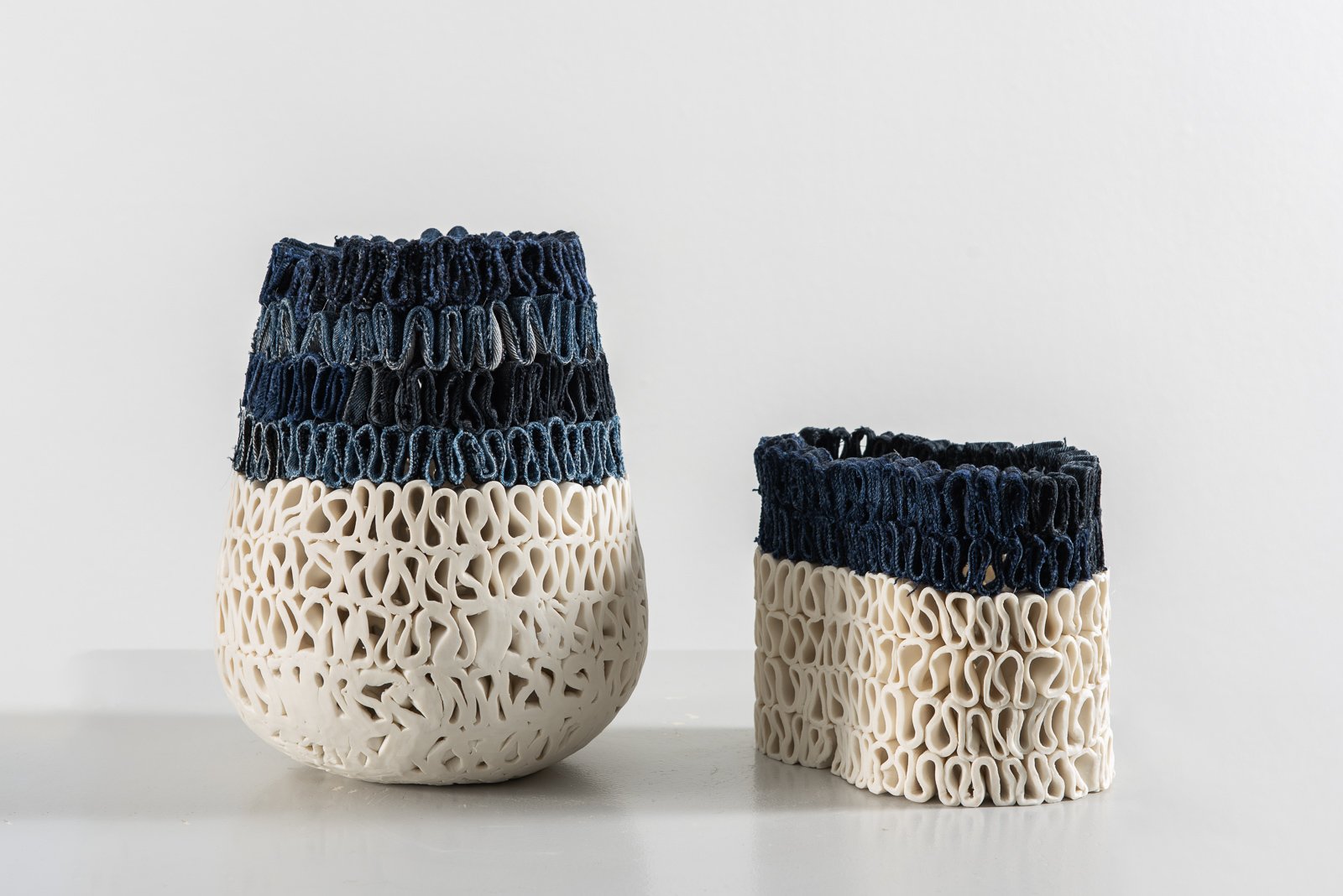  Mimi Swang  Bølge, bolle and Bølge, liten | 2022  Porcelain and textile  Photo: Thomas Tveter 