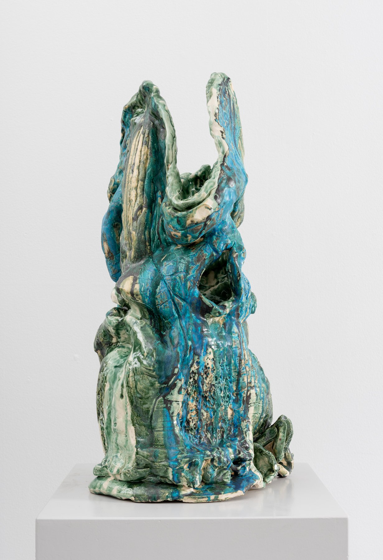  “Vessel nr. 22”, 2020, 71 x 37 x 37 cm. Stoneware and glaze 