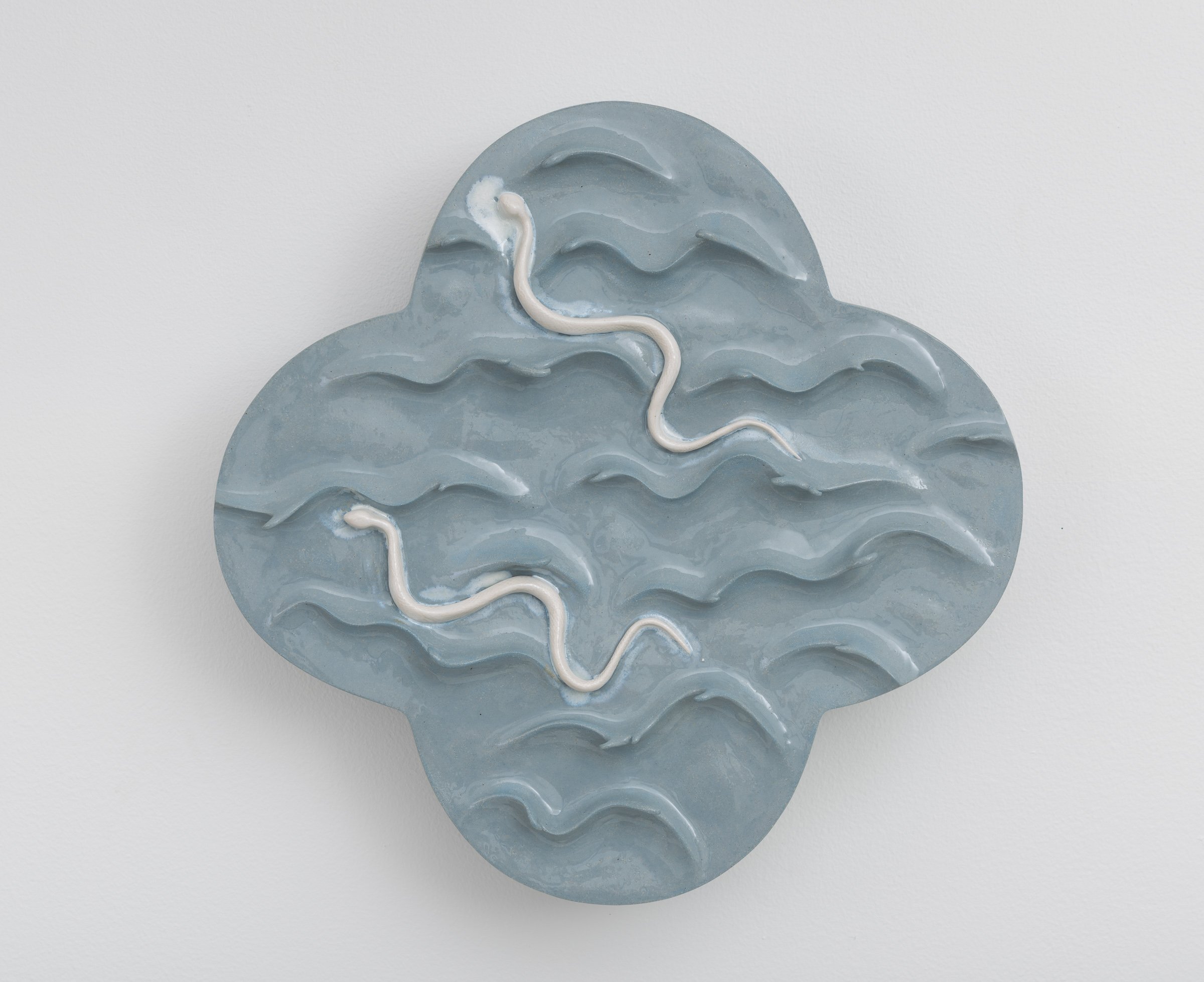  Landscape - Waves | 2022  Stoneware, porcelain, glazes/slab building, coiling, press molding. 40x40x11cm  Photo: Thomas Tveter 