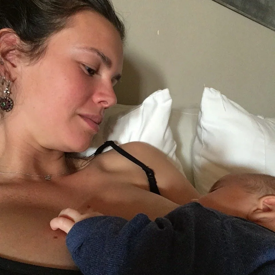 While I was having my own breastfeeding difficulties as a first-time-mother, it was a midwife home visit that made me experience my first breastfeeding magic ⭐

She had told me to undress both my 2-day old baby and myself, sit comfortably on the sofa