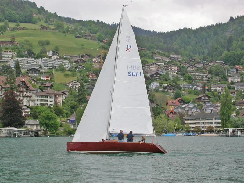 Hächler 29: "Beauty"! Fullbatten-Grosssegel, Selbstwendefock, mit senkrechten Latten