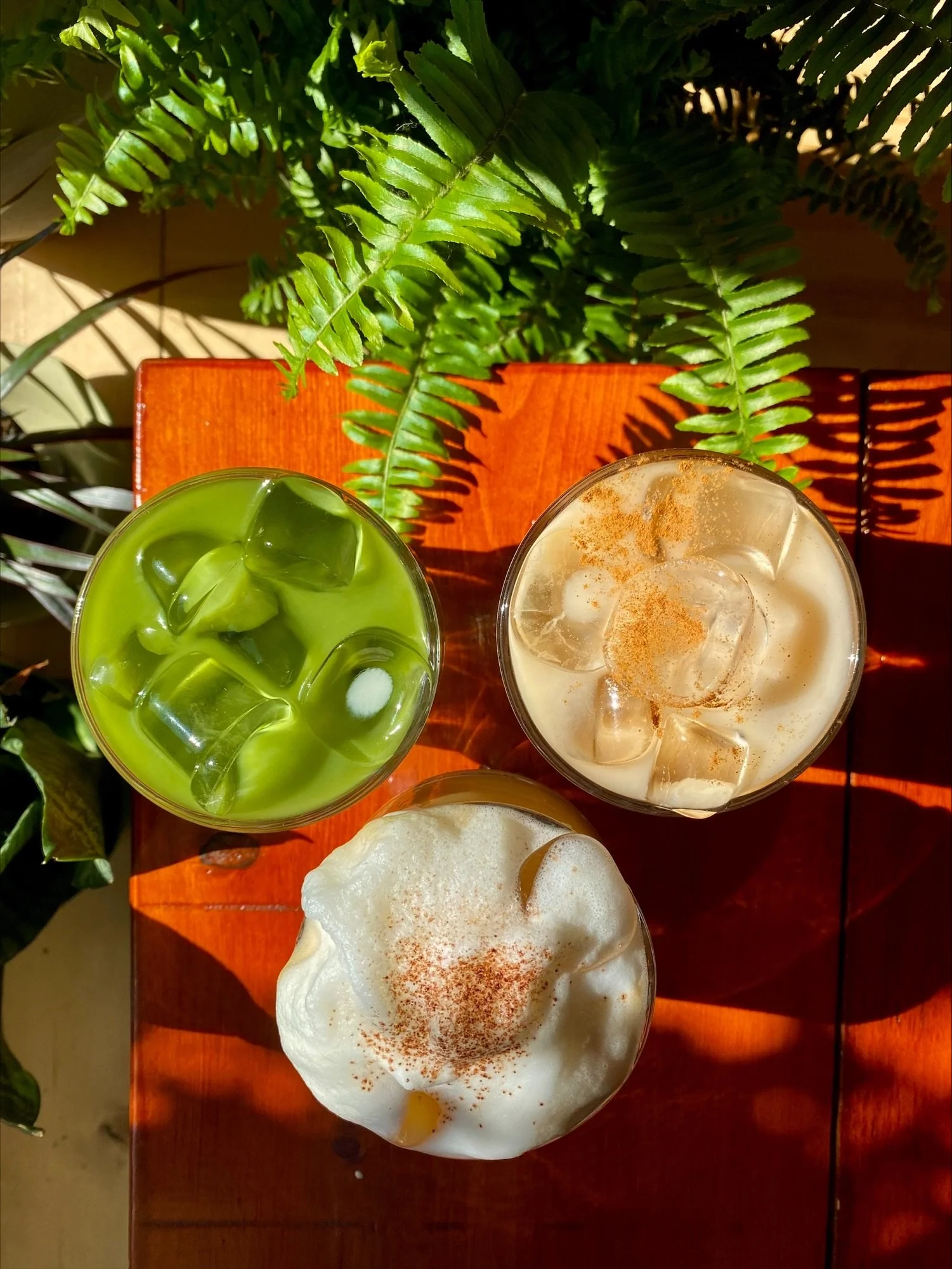 Matcha, chai et cappucino glacés
