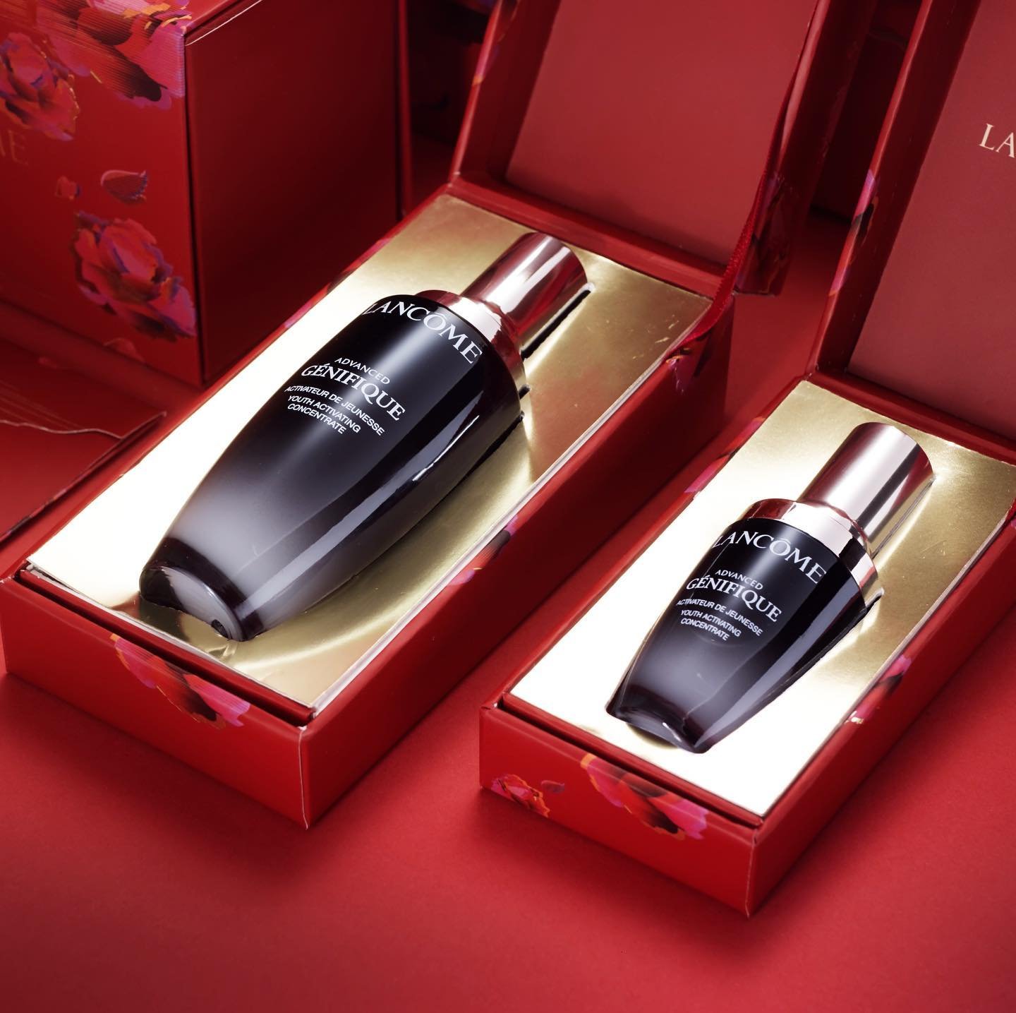 RED AND GOLD STILLS 🧧
@lancomeofficial x #chinesenewyear 
-

Production : @_dacor_  @audreyalexx 
CD : @zoe.grelie x @tweedybang 
Lighting : Christophe Greli&eacute;

#creativephotography #stillife #photography #stillives #productphotography #artdir
