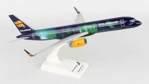Skymarks Icelandair Hekla Aurora.jpg