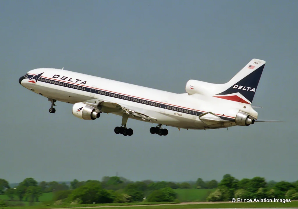 Delta commenced L1011 ops to Atlanta on the DL064/5 in May 1992. N1739D is nicely captured departing on runway 24 from the South side viewing park by Stuart Prince ..