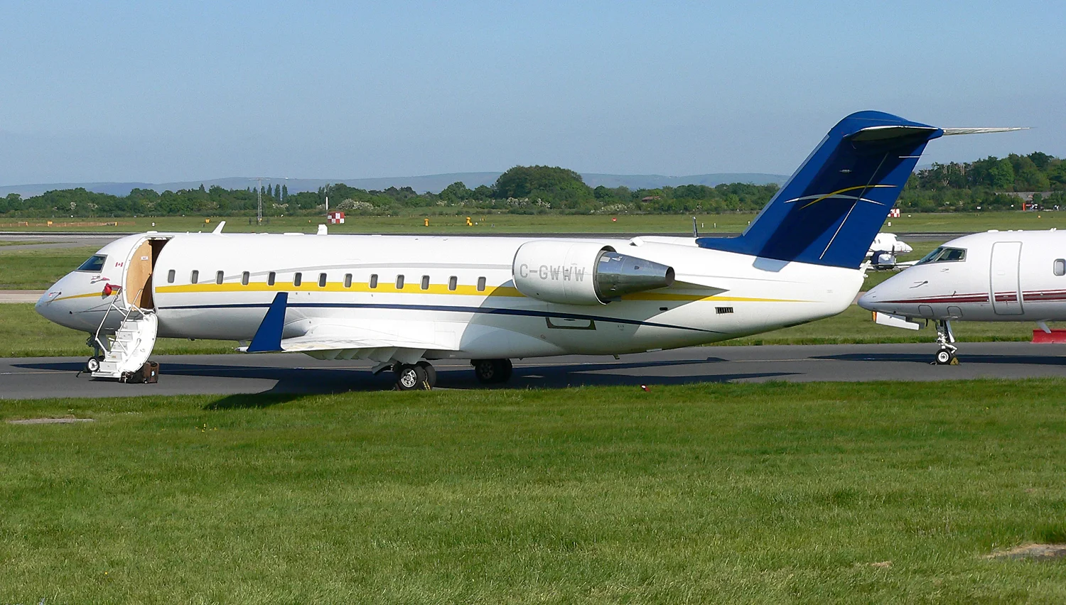 Challenger 300 C-GWWW was one of several executive jets connected to the UEFA Cup final on 14th May 2008. Photo: Jim Fairbrother.
