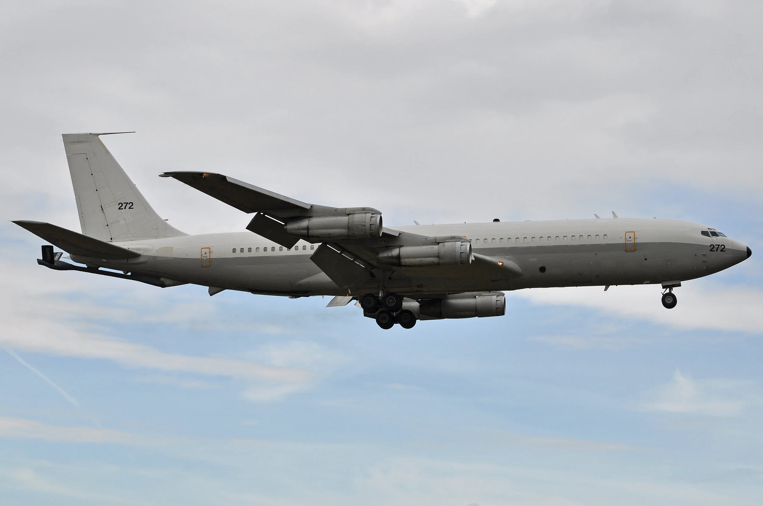 272, Boeing 707-3L6C Re’em, 120 Sq, Israeli Air Force, Nevatim. 120 Sq is also known as The Desert Giants Squadron : indeed, 272’s boom is marked ‘Desert Giants’ . Built in 1975, 272 was the 900th 707 off the production line and once flew with British Caledonian as G-CDHW.