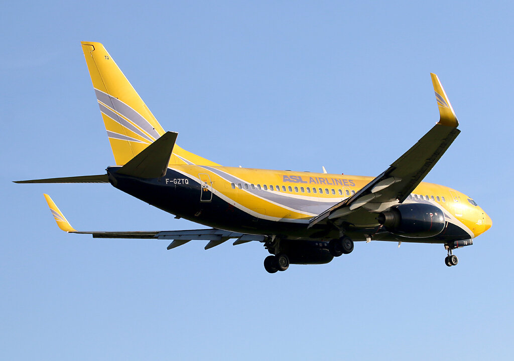 ASL Airlines France operated B737-700 F-GZTQ into Manchester on Thursday 19th September. Photo: Paul Tomlin.