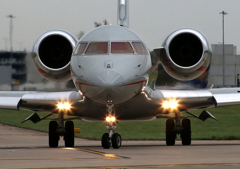 Lights on! Vista Jet Global 6000 9H-VJE prepares for departure on 7th October. Photo: Paul Tomlin