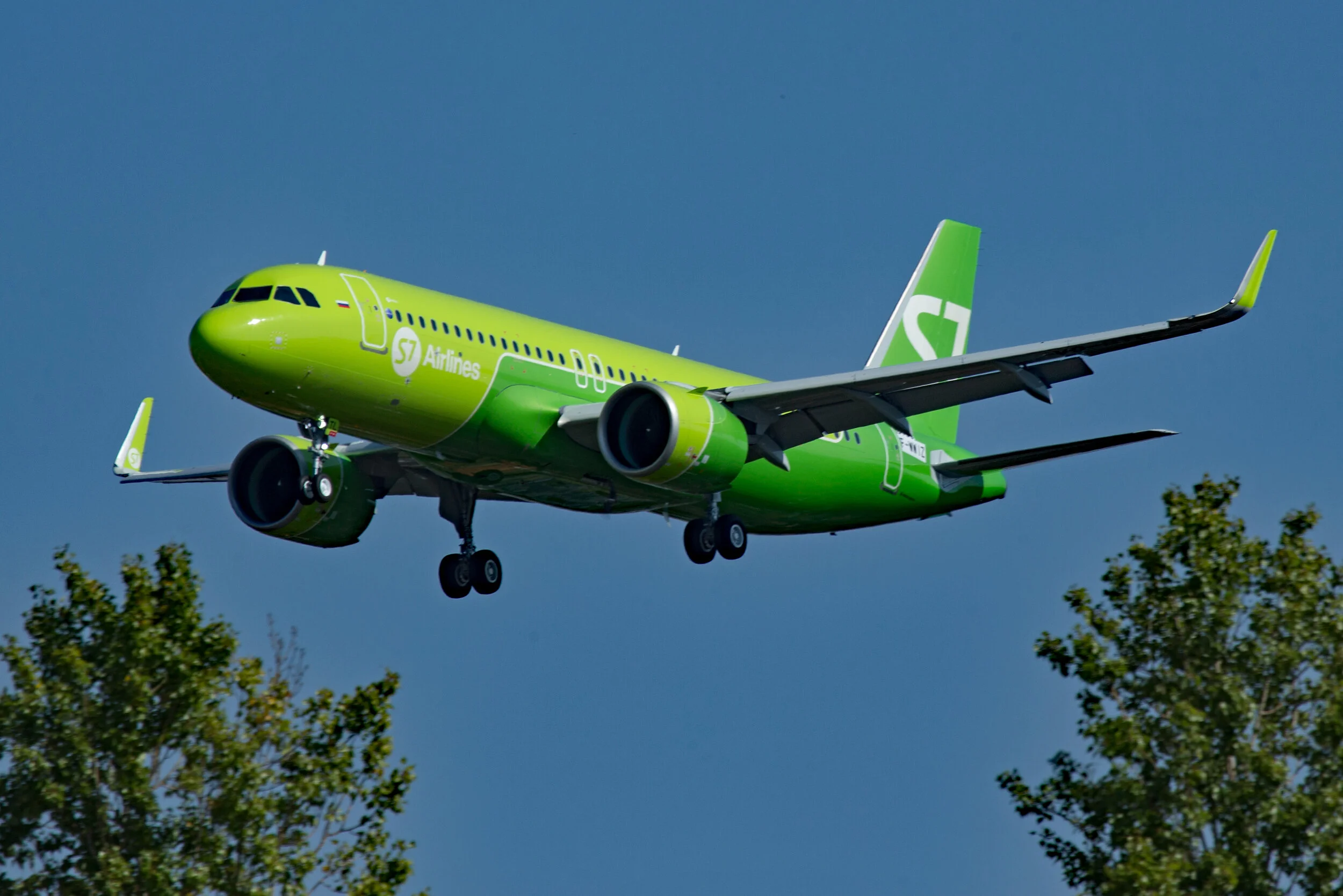 S7 Airlines A320N F-WWIZ / VQ-BTL looking very smart on short final to Runway 32 Left at Toulouse Blagnac on 20th September 2019. Photo: Peter Hampson