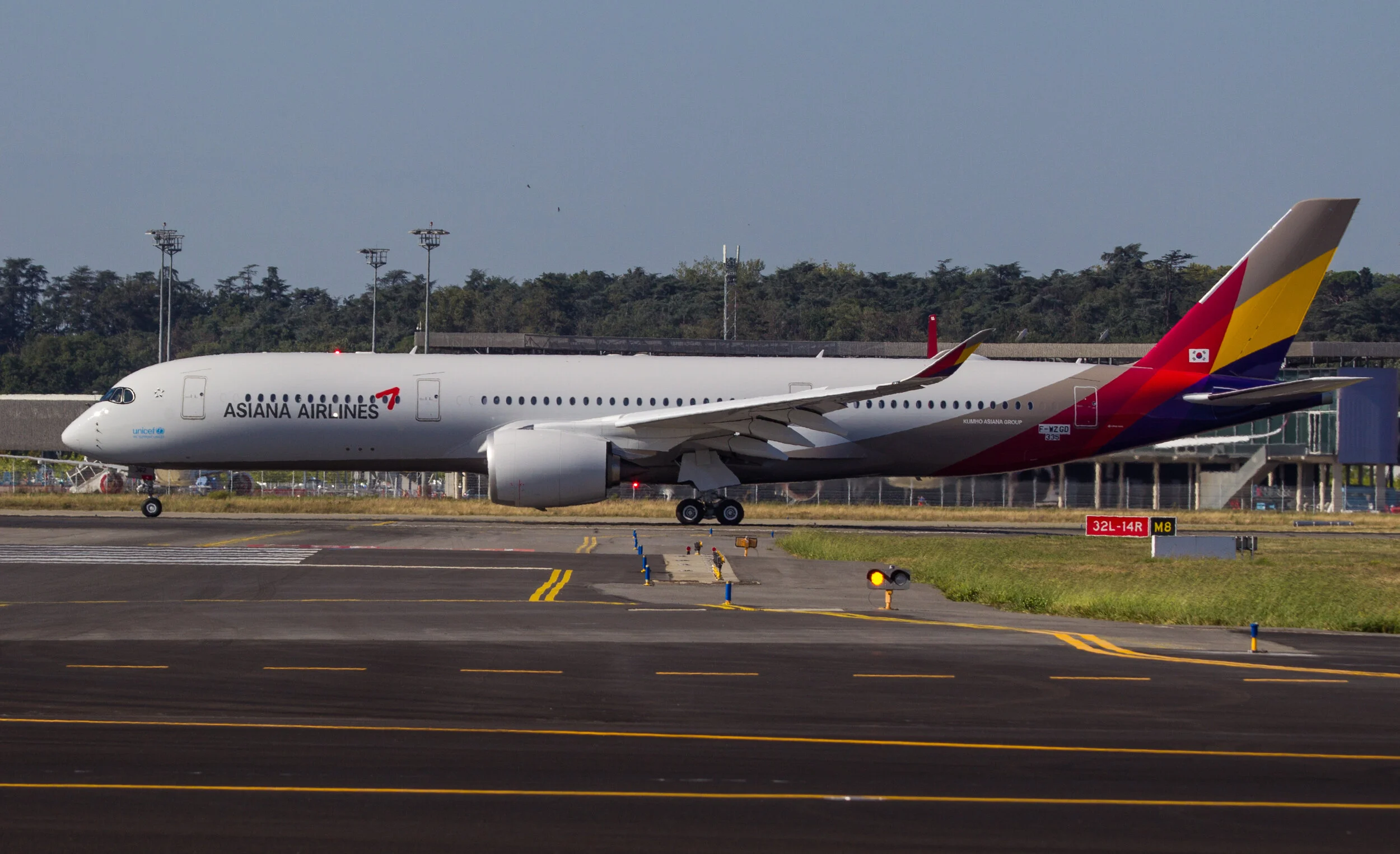 Asiana Airbus A350 F-WZGD / HL-8362 rolling on 32 Left for its Rejected Take Off Check - Toulouse.19th September 2019. Photo: Debbie Riley