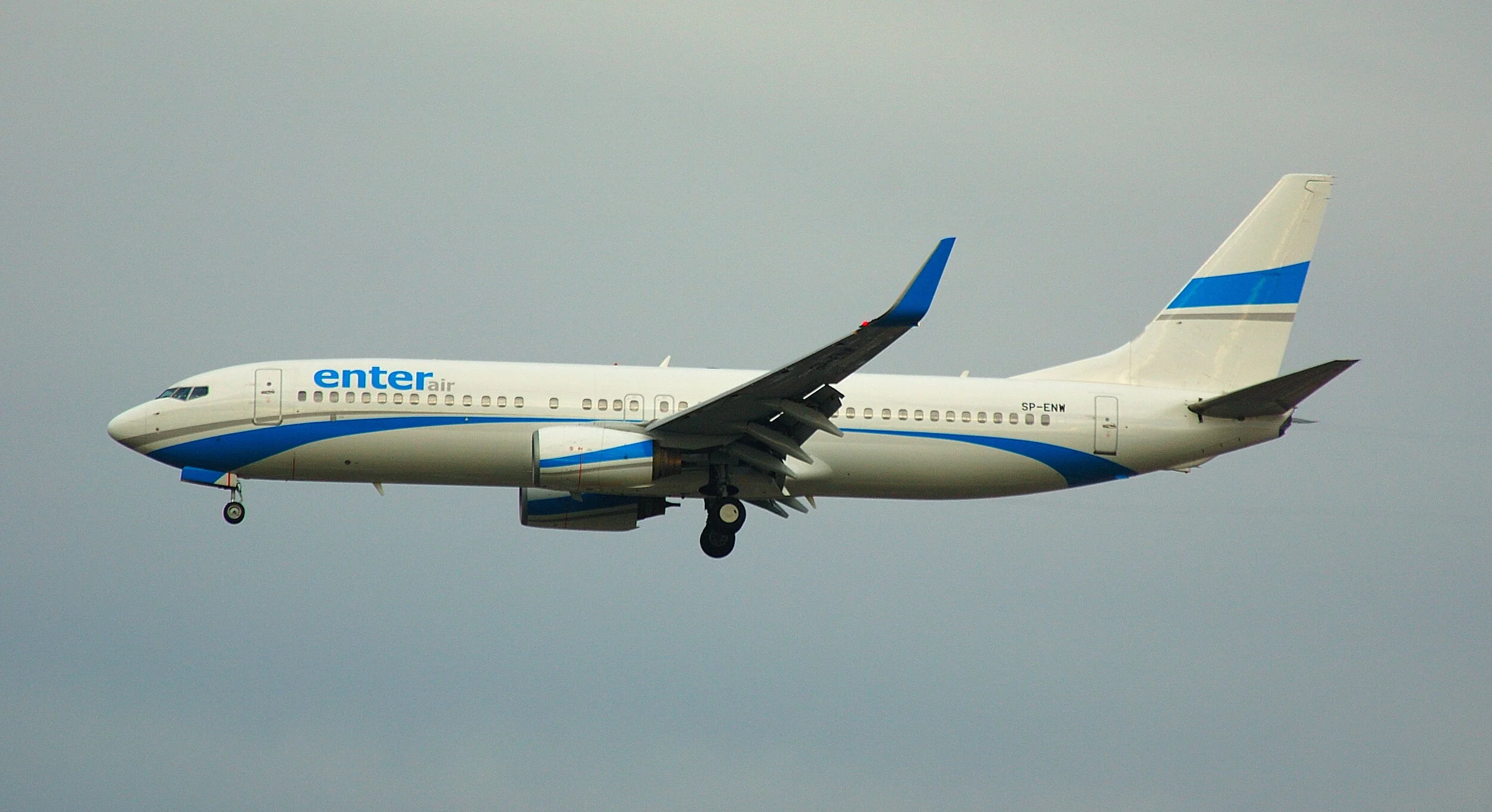 Enter air B737-800’s were seen in abundance at Manchester today (22nd October) transporting Atalanta fans for the UEFA Champions League game with Man City. SP-ENW was photographed by Paul Rowland.