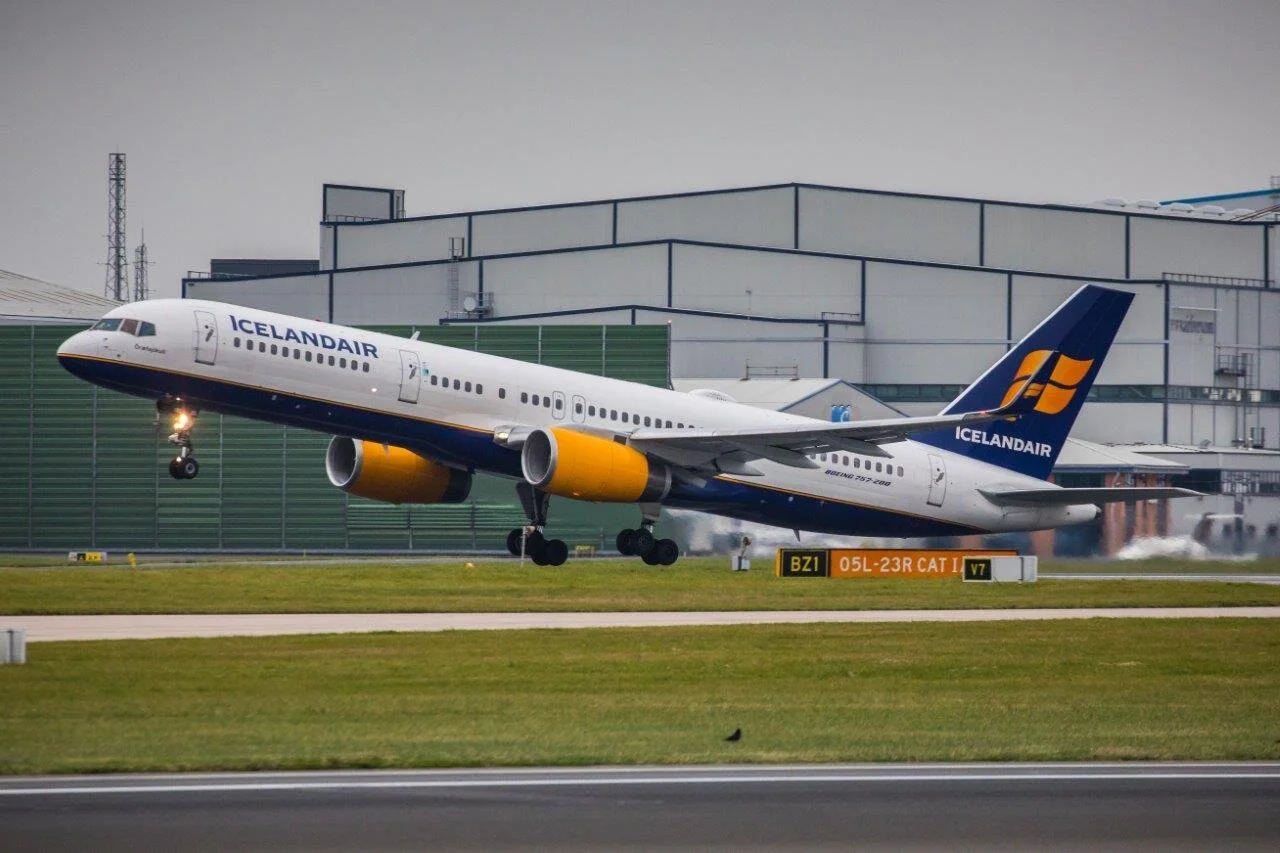 Icelandair B757-200 TF-ISL becomes airborne from Runway 23 Right 9th November 2019.Photo:Mike Grundy.
